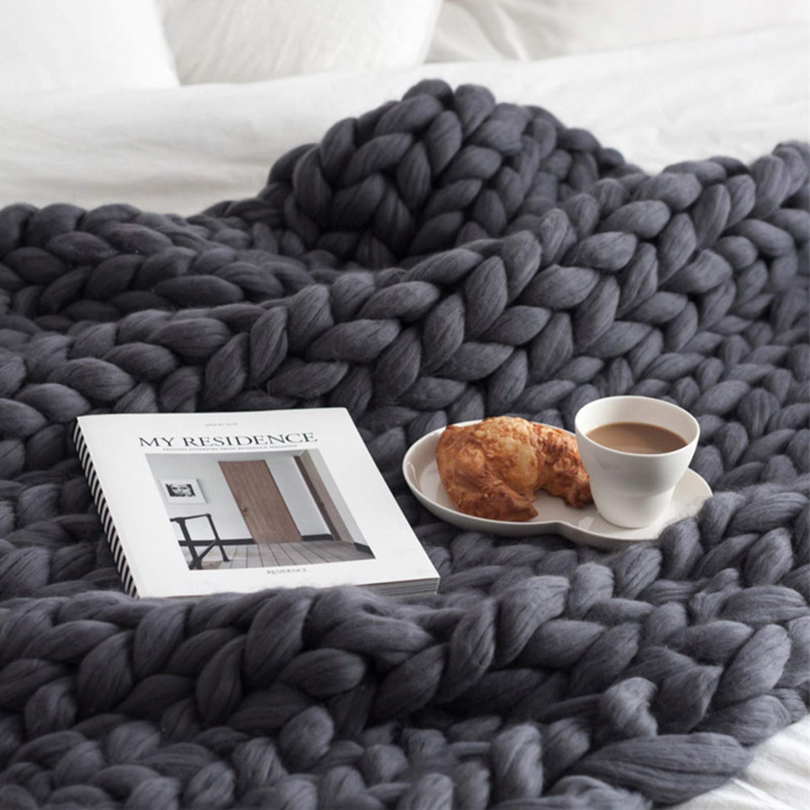 Chunky Knit Throw Blanket - Super Soft & Warm Braided Knit Blanket for Couch, Bed, Sofa - Cozy Home Decor - Perfect for Living Room, Lounge & Winter Nights