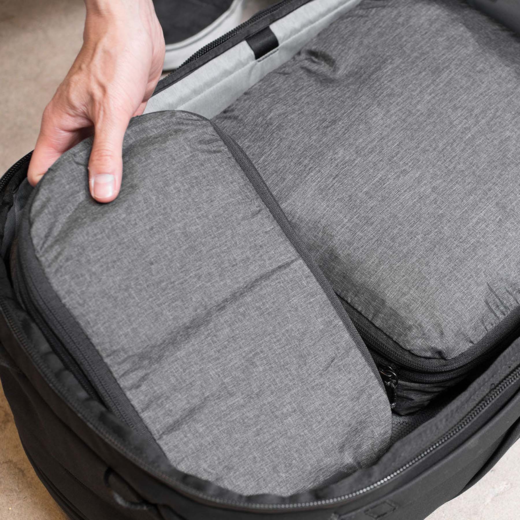 Peak Design Medium Packing Cube - Travel Organizer for Clothes & Accessories - Perfect for Backpacks, Suitcases & Carry-On Luggage