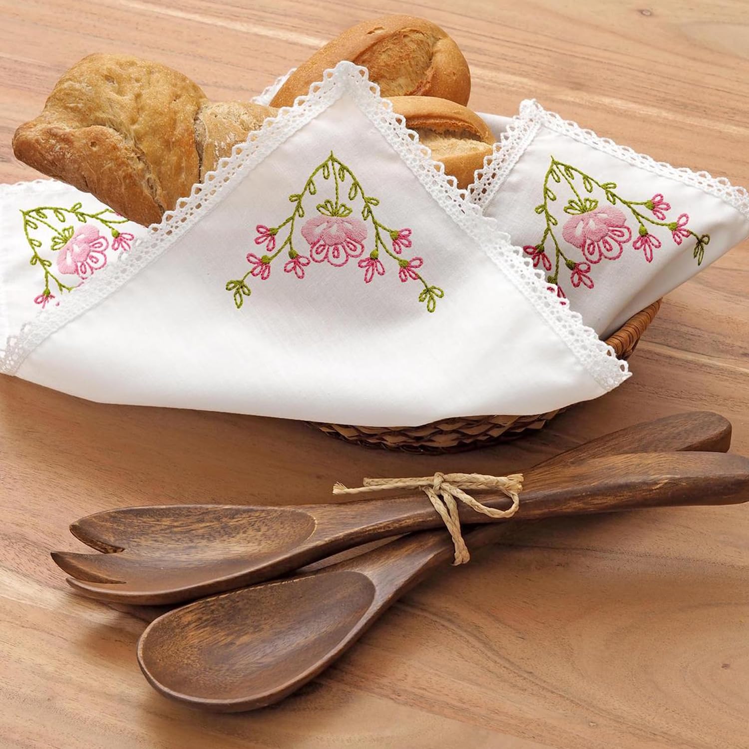 Leisure Arts Bread & Basket Cloth 15.7
