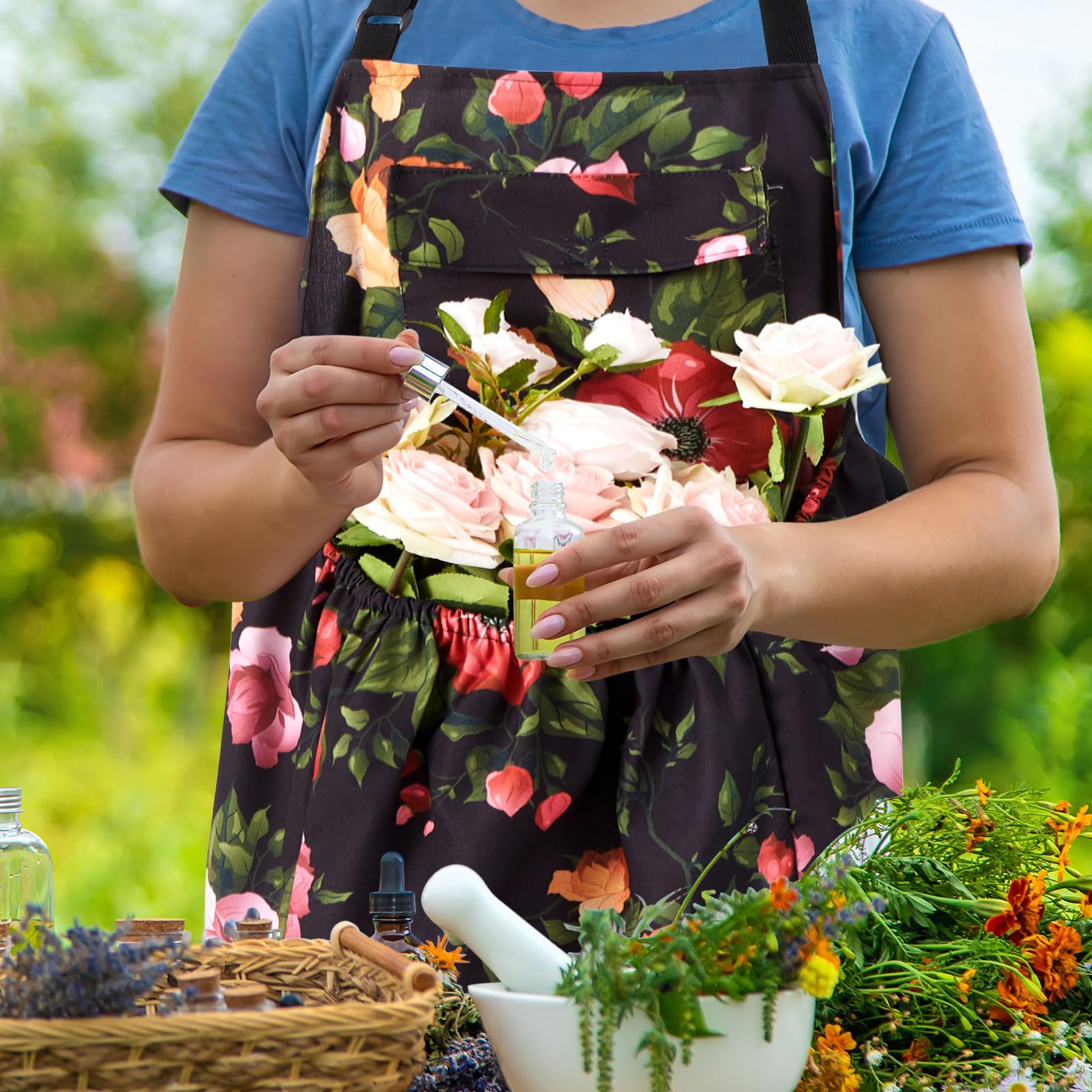 Premium Gardening Apron for Women & Men with Large Pockets - Durable Harvesting Apron for Gardeners - Perfect Gardening Gift for Outdoor Enthusiasts - Ideal for Planting, Weeding & Harvesting Vegetables