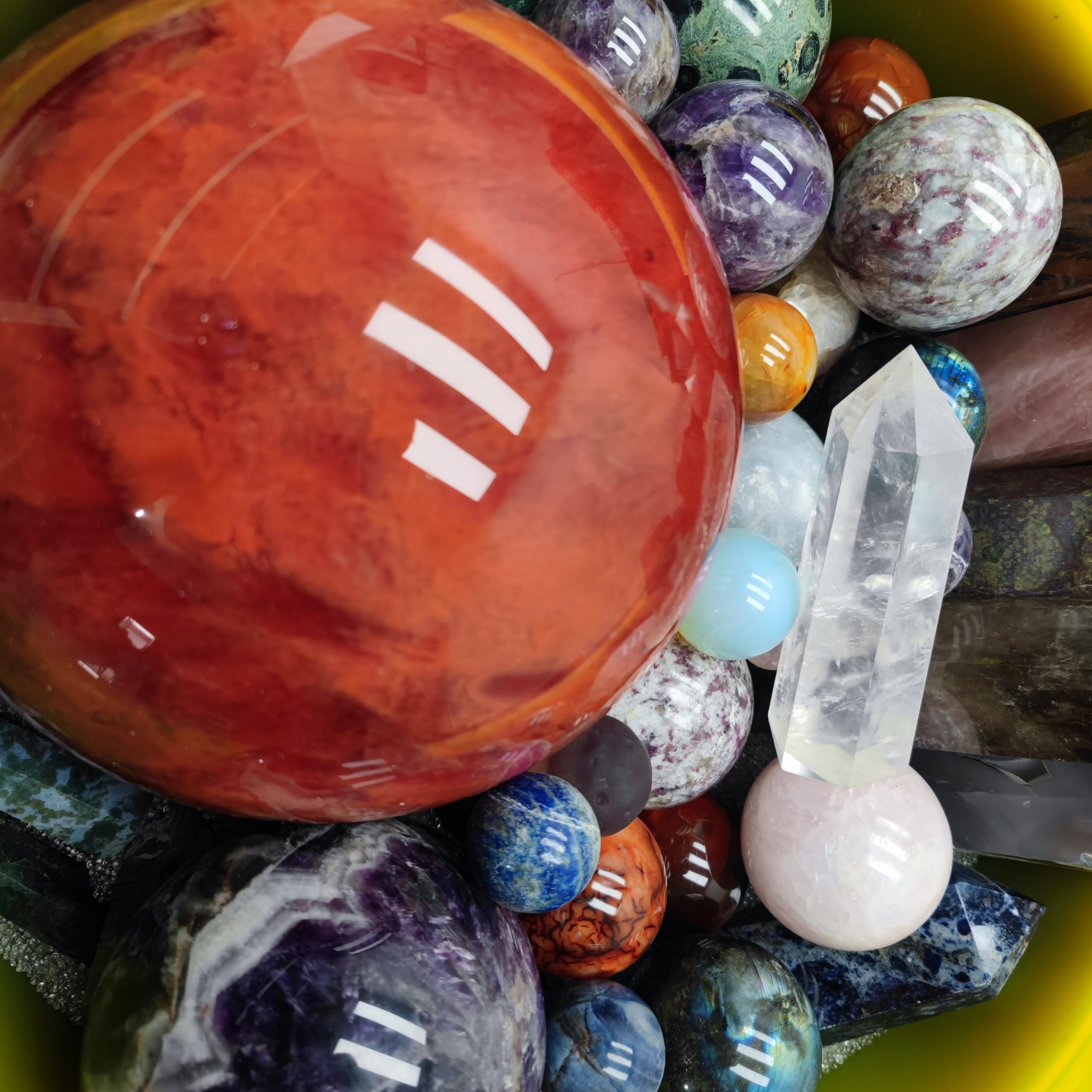 Natural Quartz Crystal Mystery Box - 2000g Lucky Scoop with Crystal Wand, Carved Tower Obelisk, Sphere & Mineral Set | Healing Stones, Meditation Gifts, Home Decor, Witchcraft Supplies, Surprise Crystal Collection for Spiritual Energy & Decor