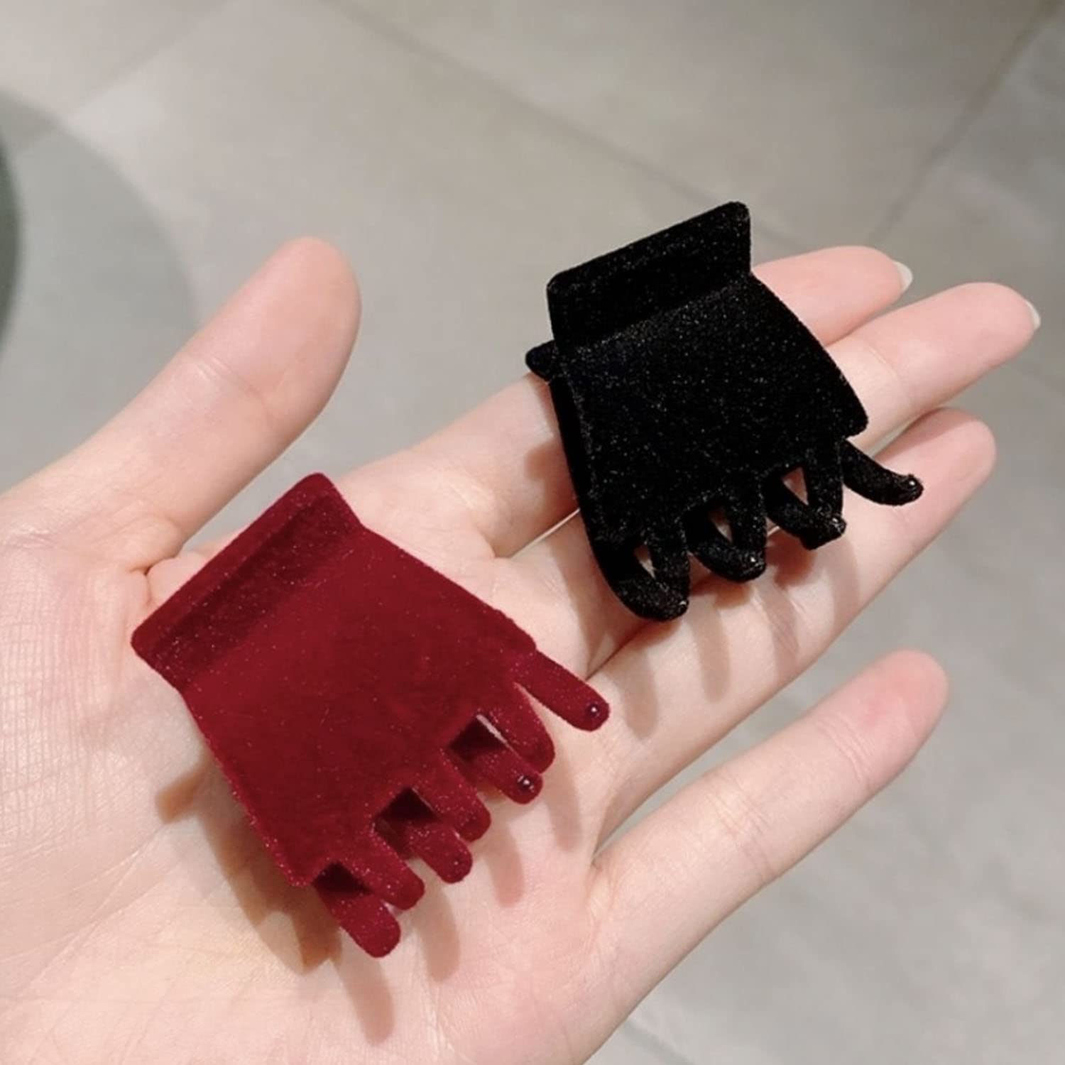 ASG 2-Pack Retro Velvet High Ponytail Hair Clips for Women & Girls - Mini Hair Claws with Geometric Design, Fashion Hair Accessories (Black & Red) - Perfect for Parties, Work & Everyday Styling