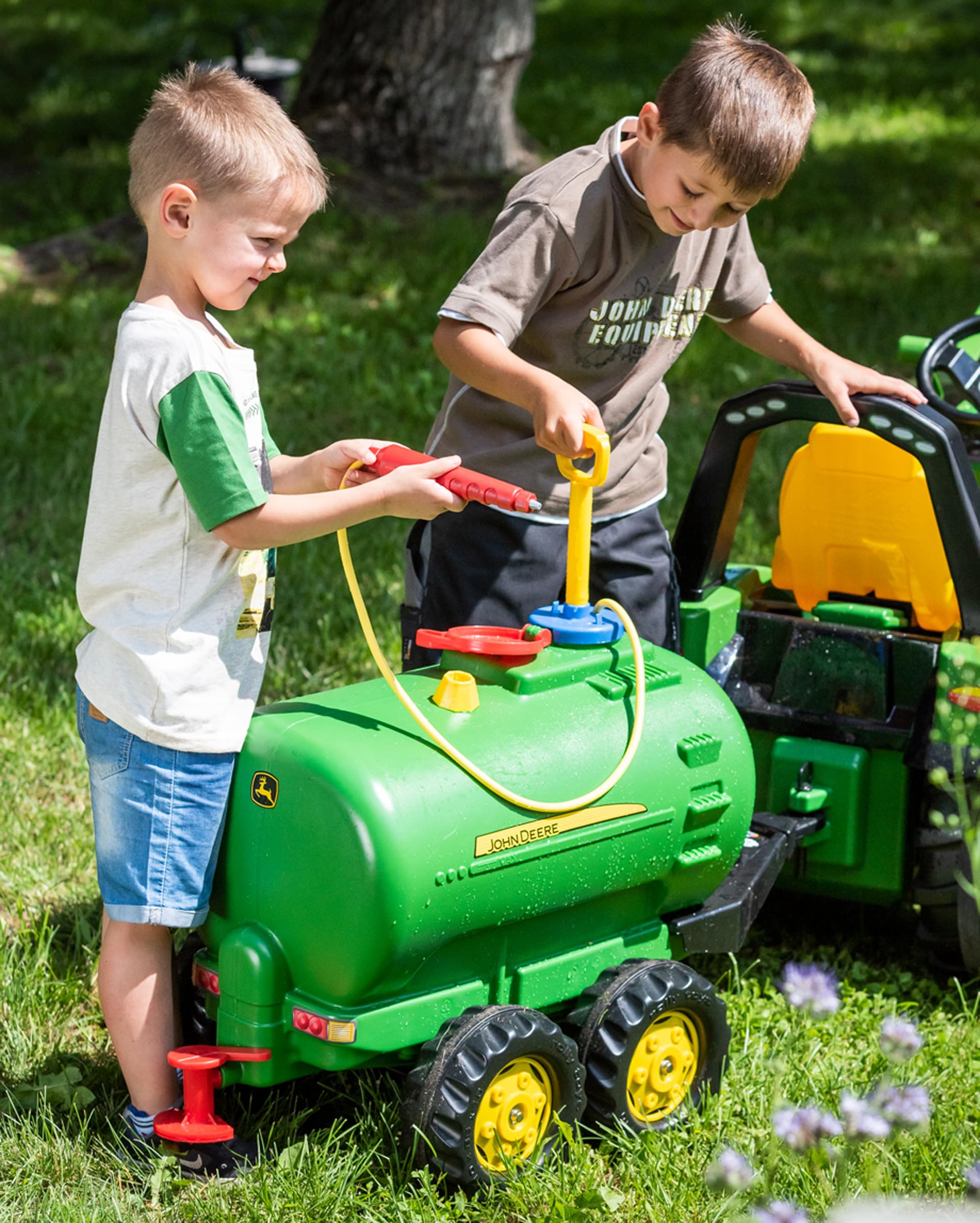 John Deere Water Tanker Toy for Kids - Realistic Farm Vehicle Play Set - Perfect for Outdoor and Indoor Pretend Play, Farm-Themed Birthday Gifts