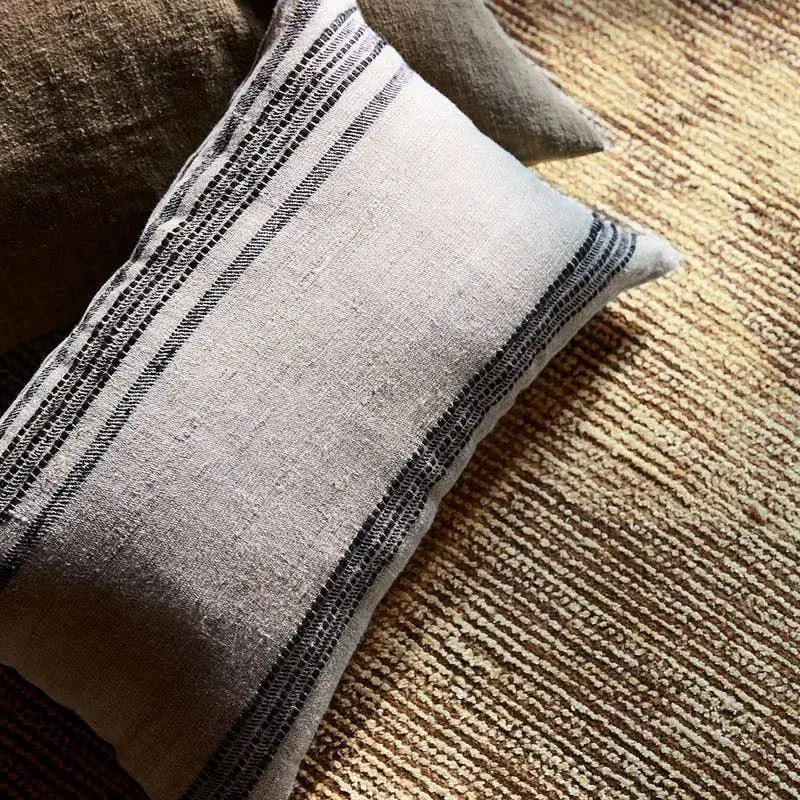 Jaipur Living Origins Assise Lumbar Pillow - Soft Decorative Throw Pillow for Sofa, Bed & Couch - Perfect for Living Room, Bedroom & Home Decor