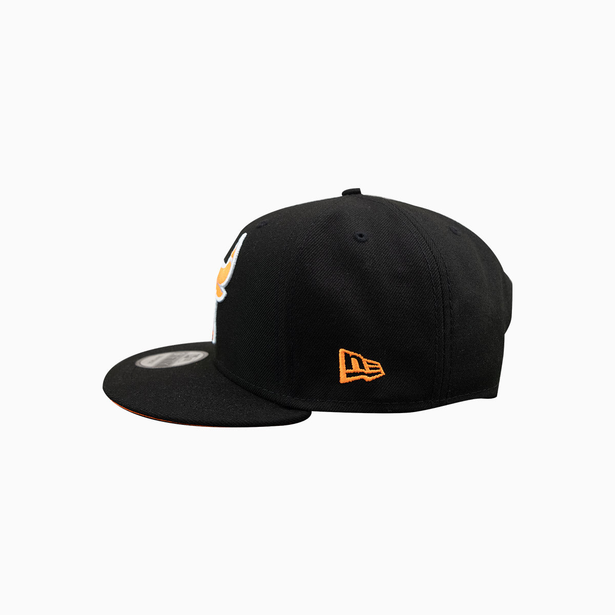 Chicago Bulls 6X NBA World Champions Snapback Hat - Official 9Fifty Adjustable Baseball Cap for Men & Women - Perfect for Basketball Games, Sports Events & Streetwear Fashion