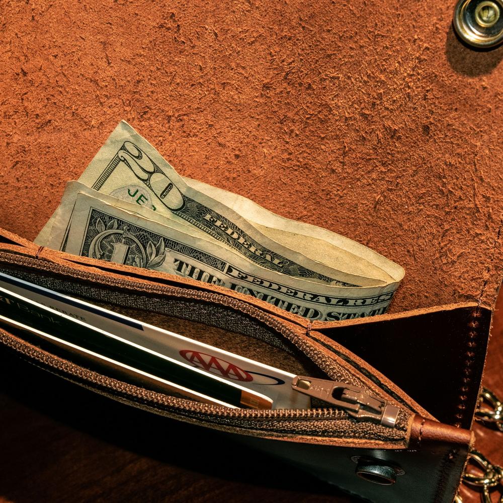Big Bear Biker Chain Wallet for Men - Durable Leather Money Clip Wallet with Metal Chain - Perfect for Motorcycle Riders, Bikers & Outdoor Enthusiasts
