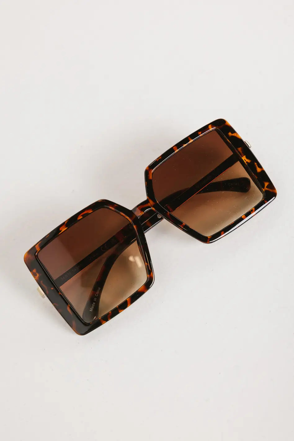 Elara Oversized Brown Sunglasses for Women - Trendy UV Protection Shades for Beach, Driving & Outdoor Activities