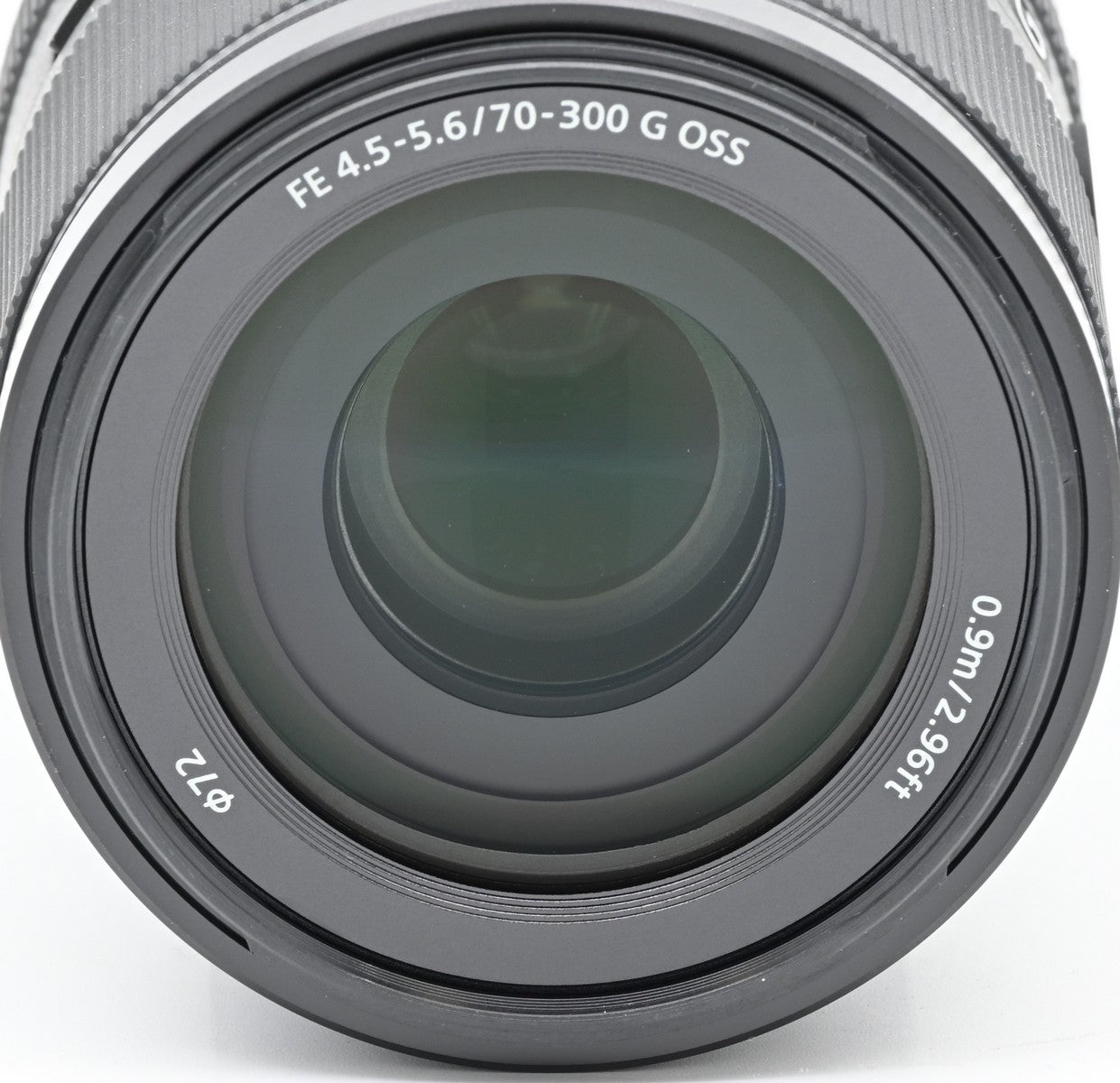 Open Box Excellent Condition Sony FE 70-300mm f/4.5-5.6 G OSS Telephoto Zoom Lens - Perfect for Wildlife Photography & Sports Events