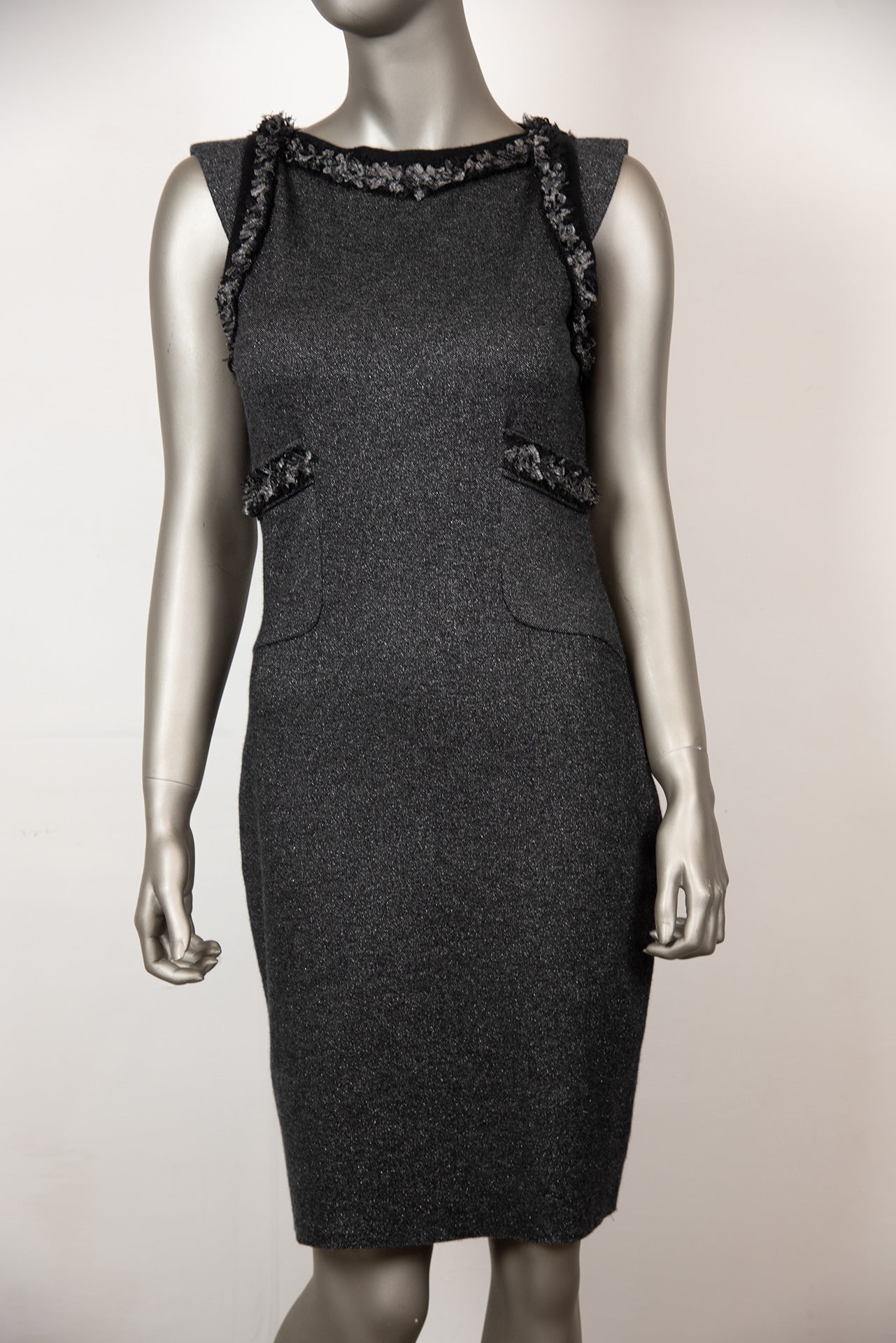 Chanel Gray Melange Lurex & Cashmere Tube Dress Size 40 - Elegant Evening Wear for Parties & Special Occasions