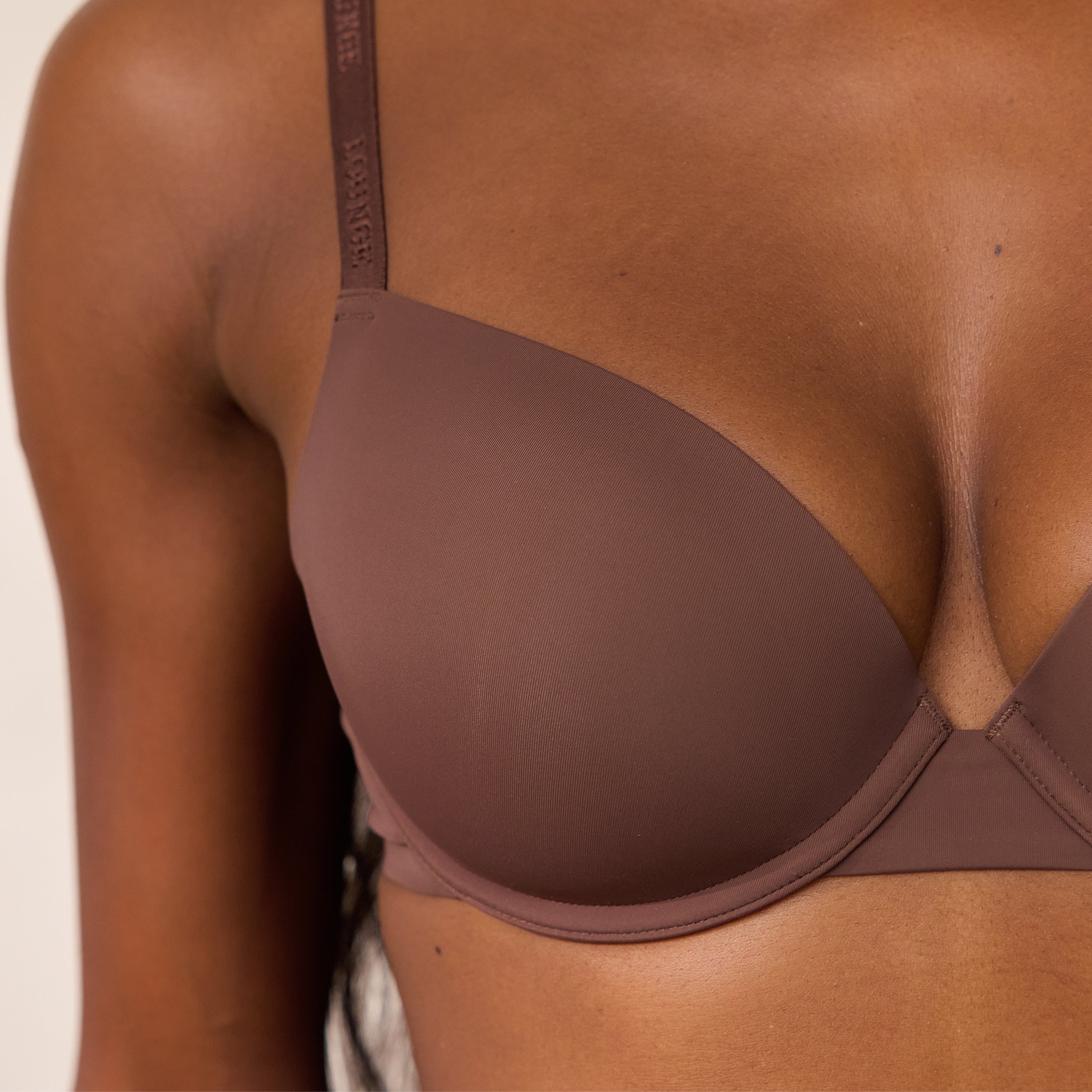 Invisible Form T-Shirt Bra in Cocoa - Seamless Comfort for Everyday Wear & Layering Under Tight Clothes