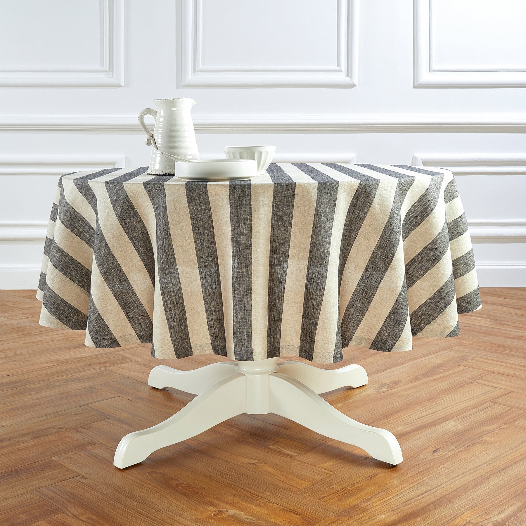 Stylish Cabana Stripe Round Tablecloth - Waterproof & Wrinkle-Resistant Outdoor/Indoor Dining Decor for Patio, Picnic, and Party Use