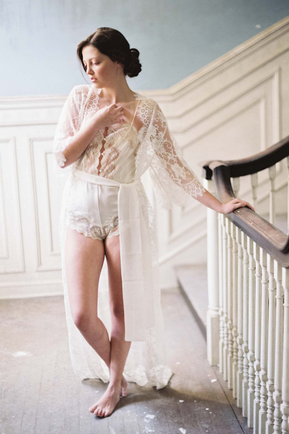 Elegant Swan Queen Lace Robe - Long Kimono Sleeve Dressing Gown for Women | Perfect for Bridal Shower, Wedding Night & Boudoir Photography