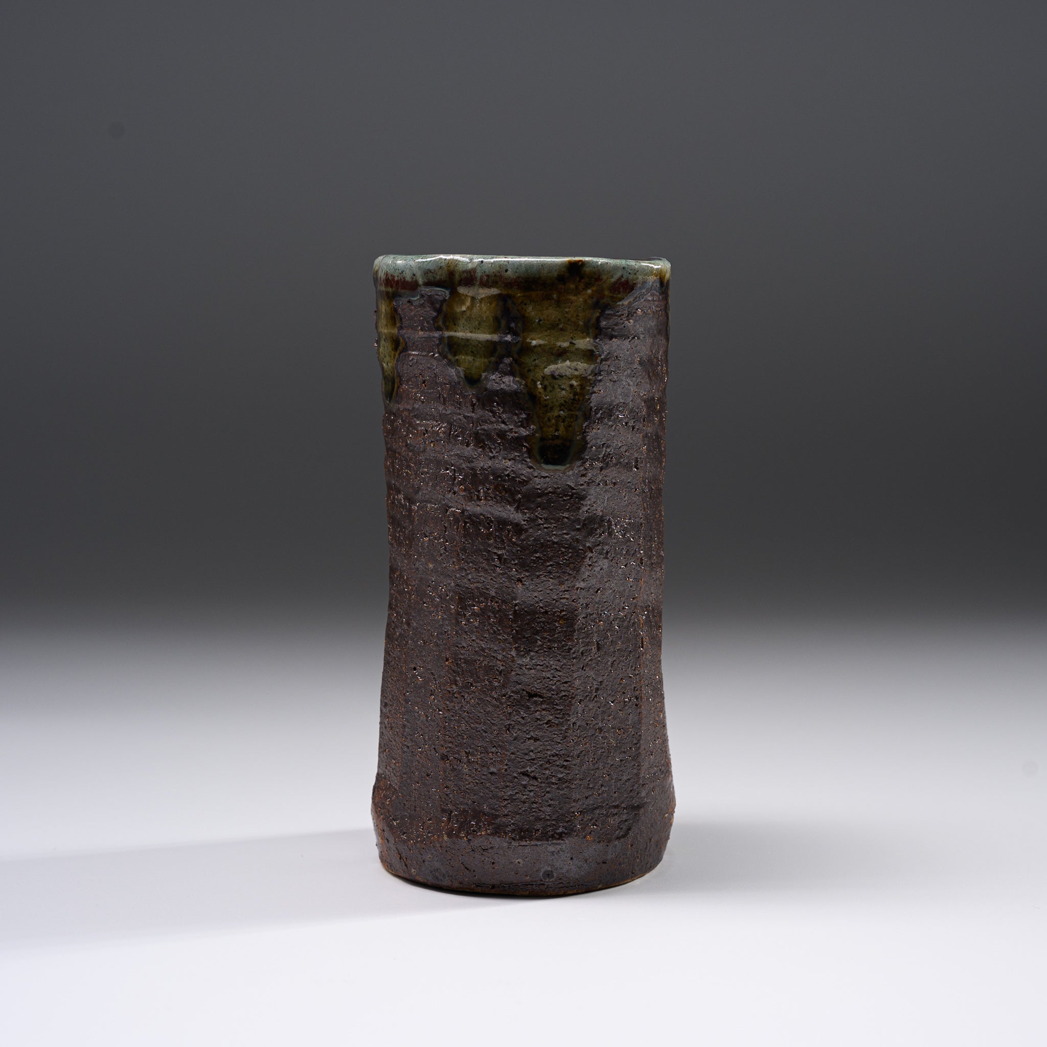 Handmade Shigaraki Ware Ceramic Vase - Traditional Japanese Pottery for Home Decor, Perfect for Flowers & Zen Interior Design | Ideal for Living Room, Dining Table & Office Desk Centerpiece