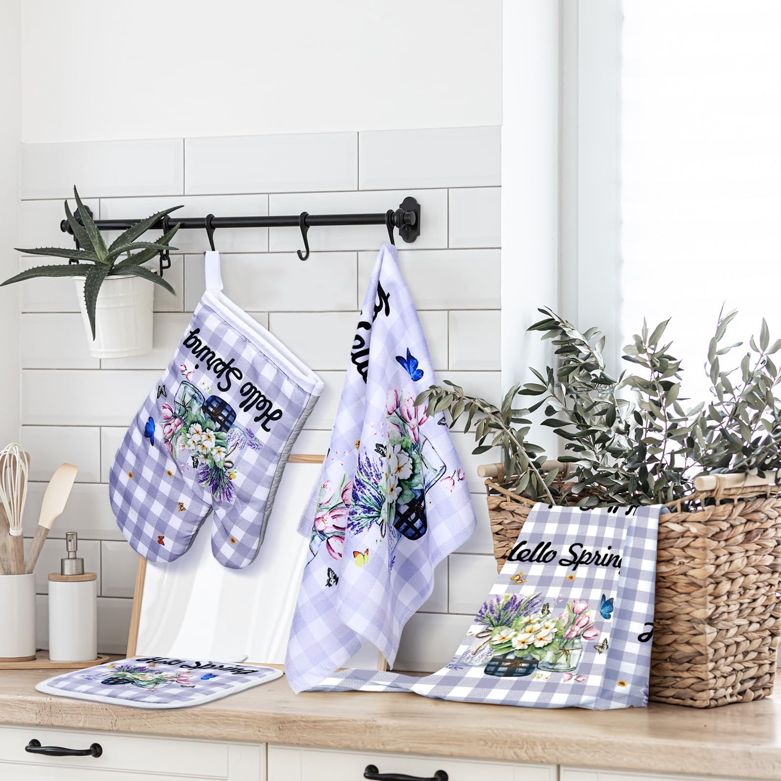5-Piece Buffalo Plaid Kitchen Set - 2 Floral Dish Towels, 2 Pot Holders & Oven Mitts for Cooking, Baking & Farmhouse Decor - Spring Themed Cotton Kitchen Accessories for Home, Gifts & Country Style Kitchens