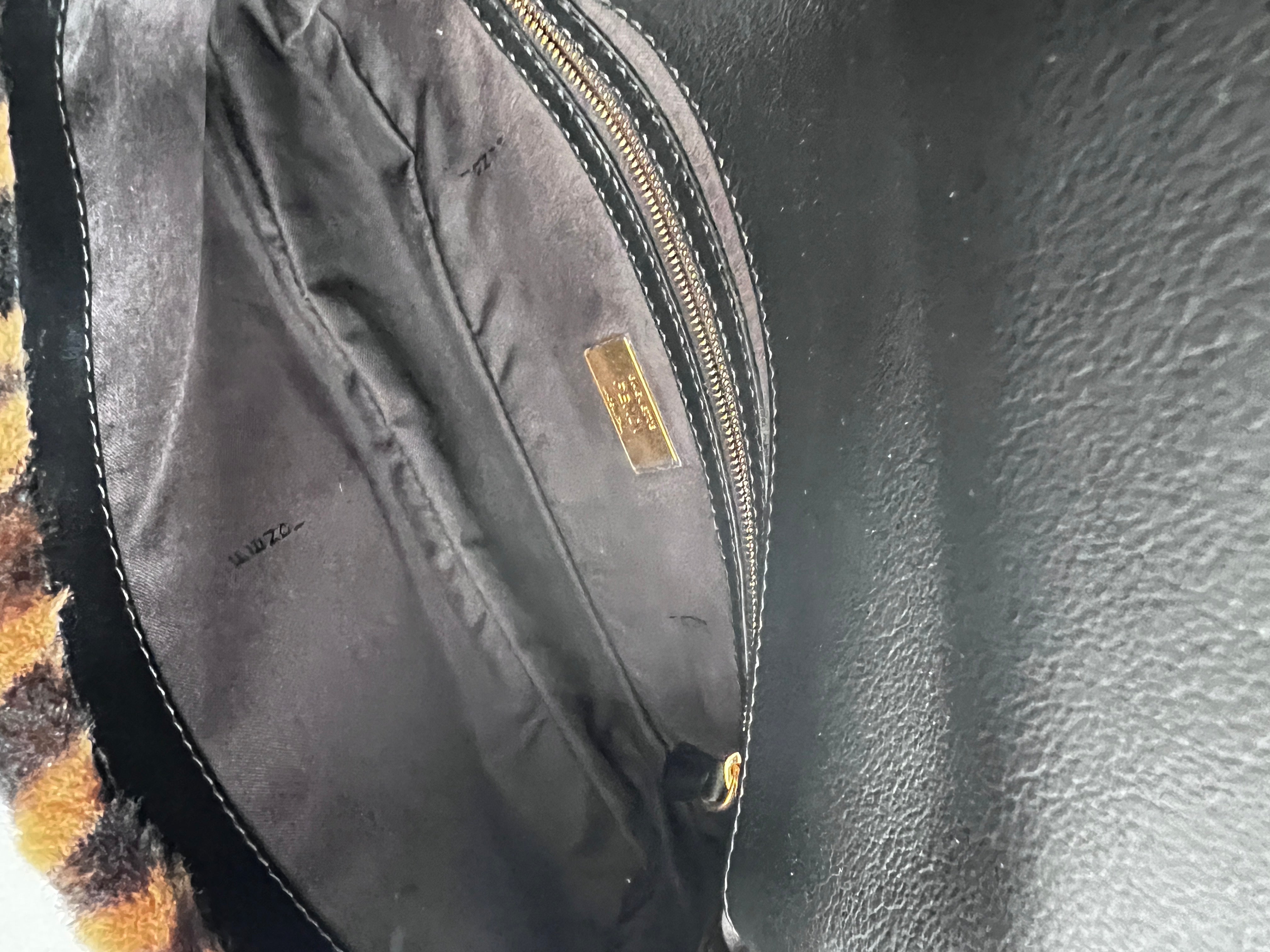 Fendi FF Shearling Baguette Bag - Vintage Style Leather Shoulder Bag for Women | Luxury Designer Handbag for Everyday Use, Parties & Travel