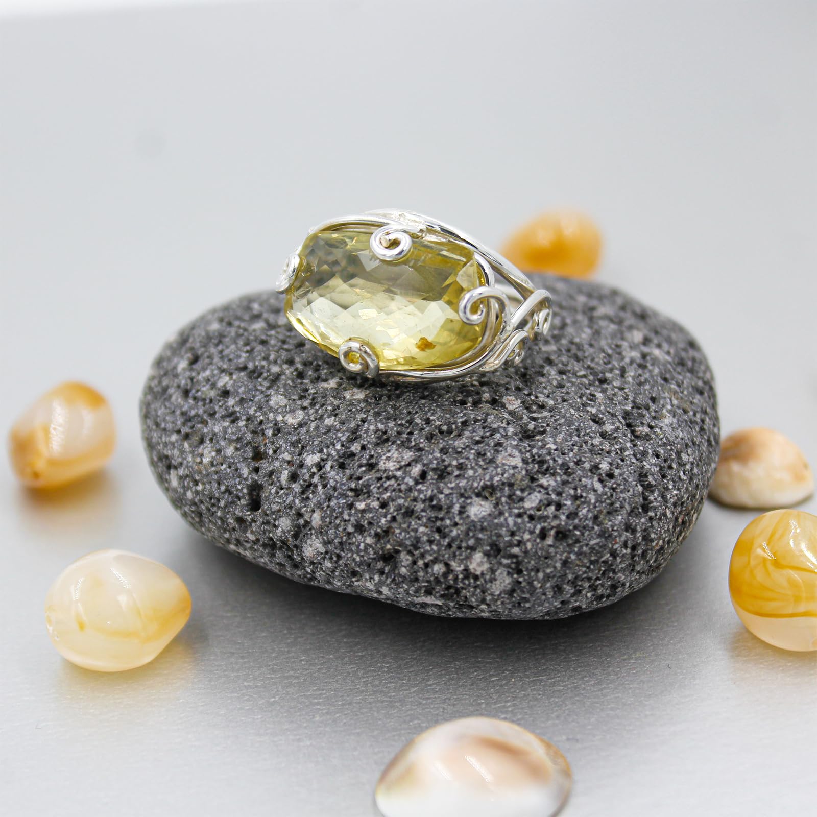 Handmade Lemon Quartz Gemstone Ring for Women & Men - 925 Sterling Silver Fashion Jewelry - Perfect for Parties, Weddings & Everyday Wear