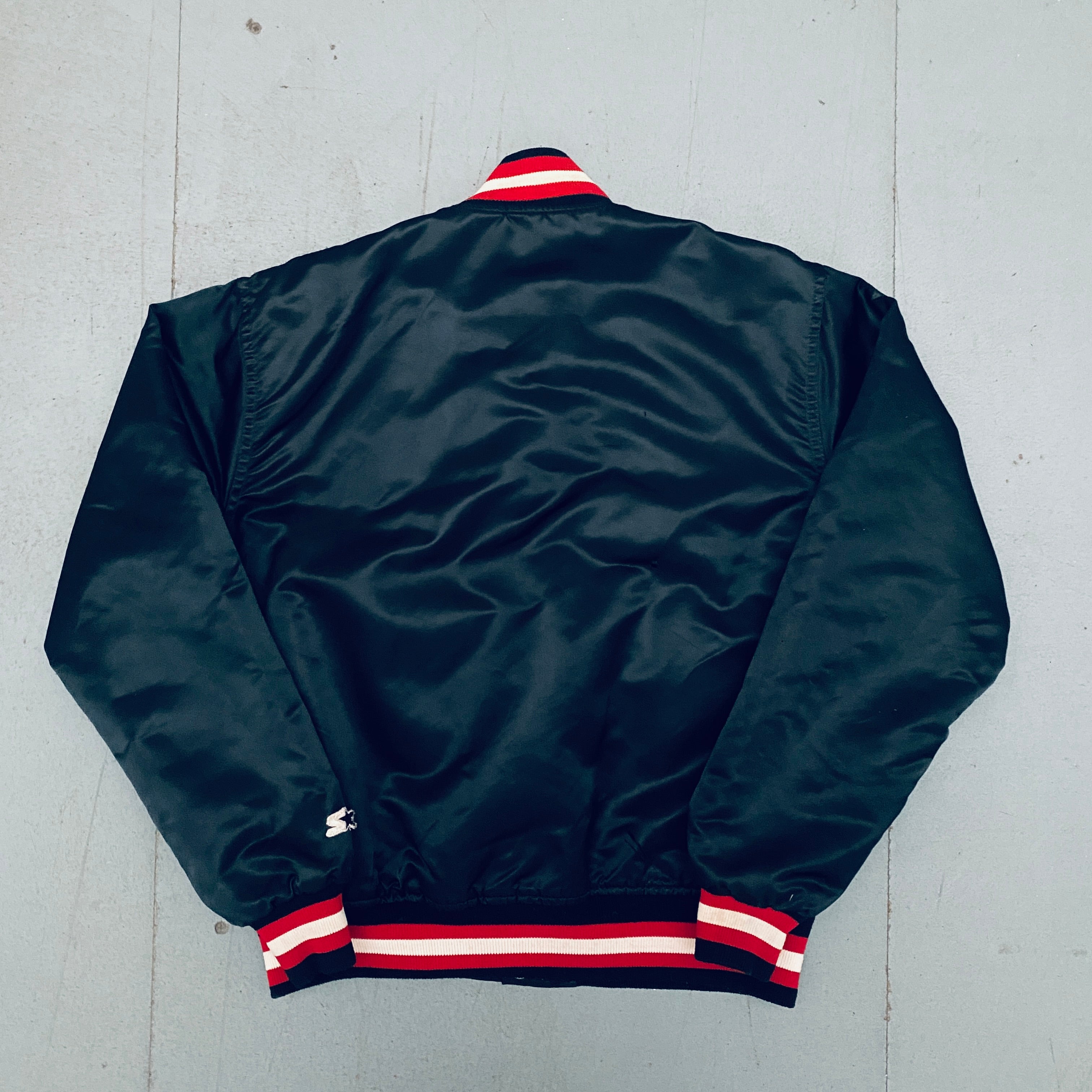 Chicago Bulls 1980s Satin Stitched Spellout Starter Bomber Jacket - Men's Vintage NBA Jacket for Basketball Fans & Streetwear Fashion