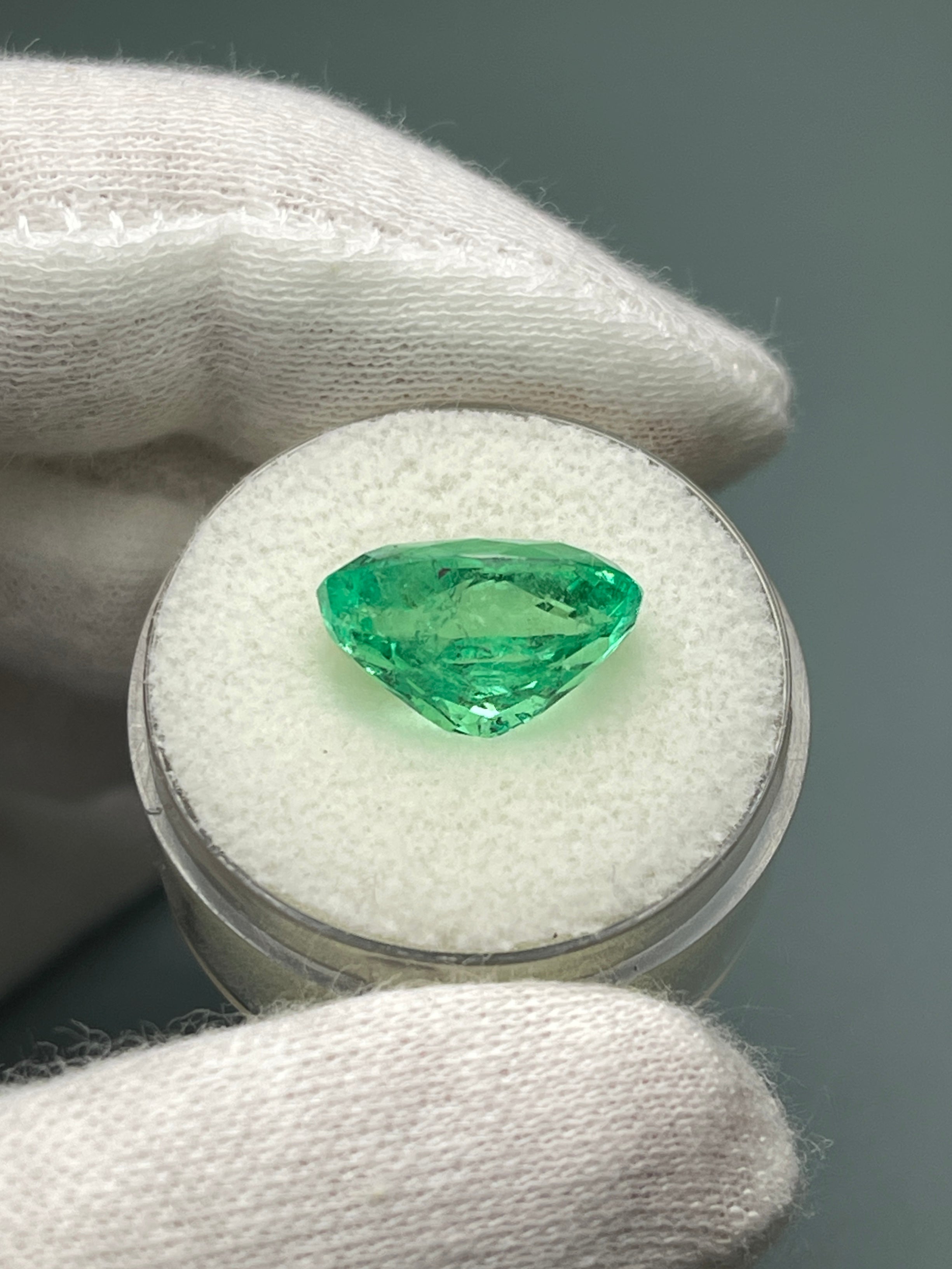6.23 Carat Natural Colombian Emerald - Elongated Oval Cut Loose Gemstone for Jewelry Making, Engagement Rings & Fine Collections | Yellowish Green Color