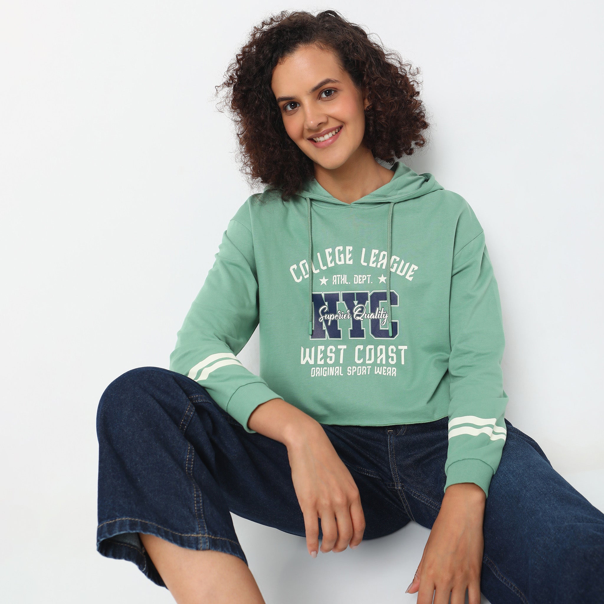 Stylish Boxy Fit Graphic Sweatshirt for Women | Trendy Oversized Pullover | Casual Streetwear & Loungewear | Perfect for Everyday Wear, Coffee Dates & Weekend Outings