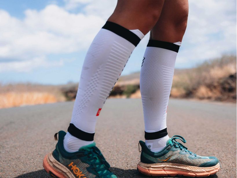 Compressport Unisex R2 3.0 Calf Sleeves - White & Black - Running, Cycling & Sports Recovery Compression Support