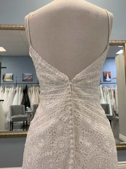 Sottero and Midgley Fielding Wedding Dress - Elegant Lace Bridal Gown for Church Ceremony & Outdoor Photoshoots