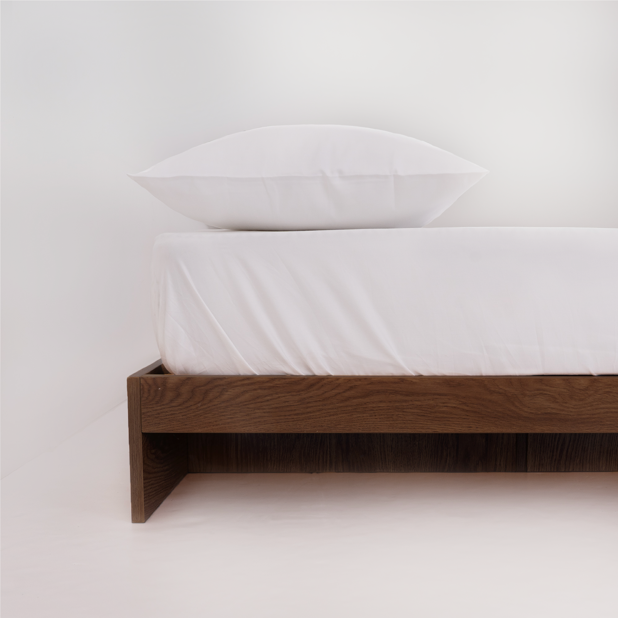 FURRFREE Bamboo Cotton Blend Fitted Sheet - Pet Hair Repellent for Dogs & Cats - Hypoallergenic & Breathable - Perfect for Pet Owners & Allergy Sufferers - Ideal for Bedrooms & Pet Beds