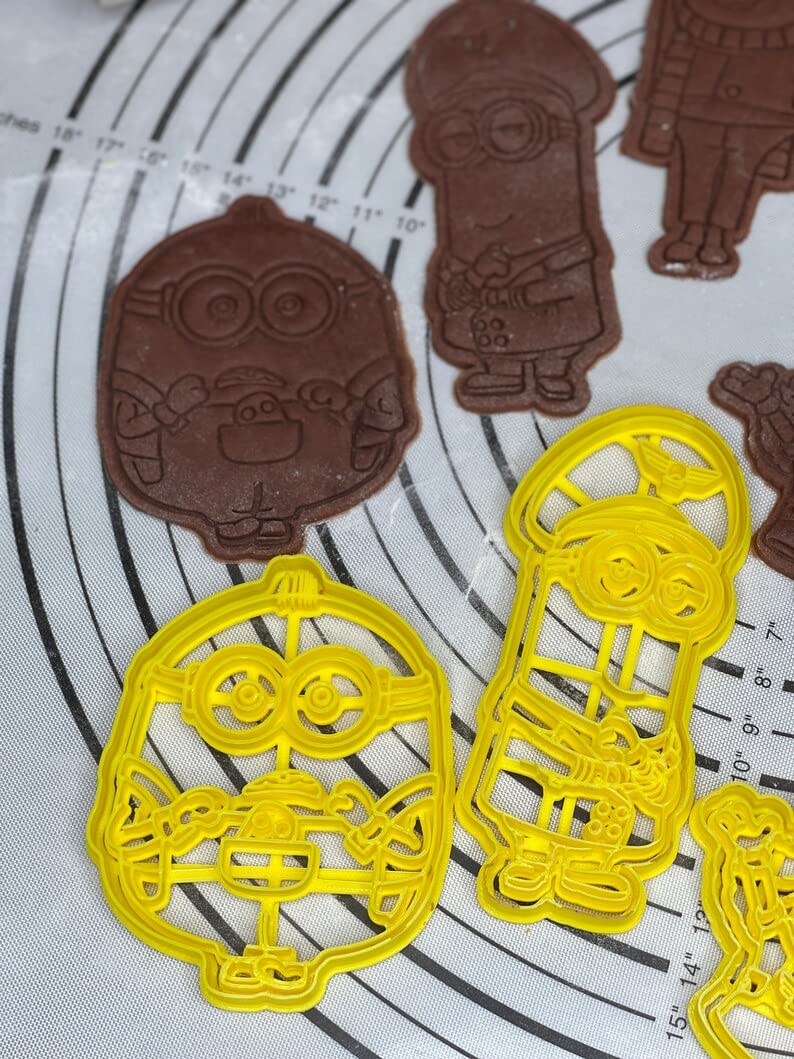 High-Quality Set of 5 Minions Cookie Cutters - Gru, Kevin, Stuart & Otto - 3D Kitchen Art Baking Molds | Perfect for Kids Birthday Parties, Movie-Themed Desserts & DIY Cookie Decorating
