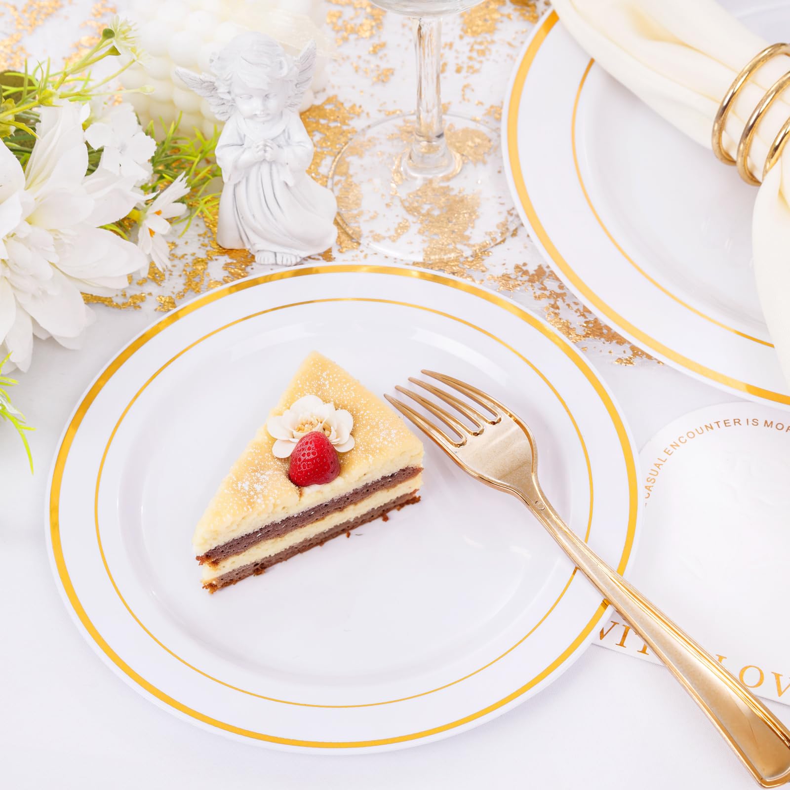 DaYammi 150-Piece Gold Plastic Dinnerware Set - 30 Gold Rim Dinner Plates, 30 Salad Plates, 30 Plastic Cutlery Sets | Elegant Disposable Tableware for Weddings, Parties, and Special Events