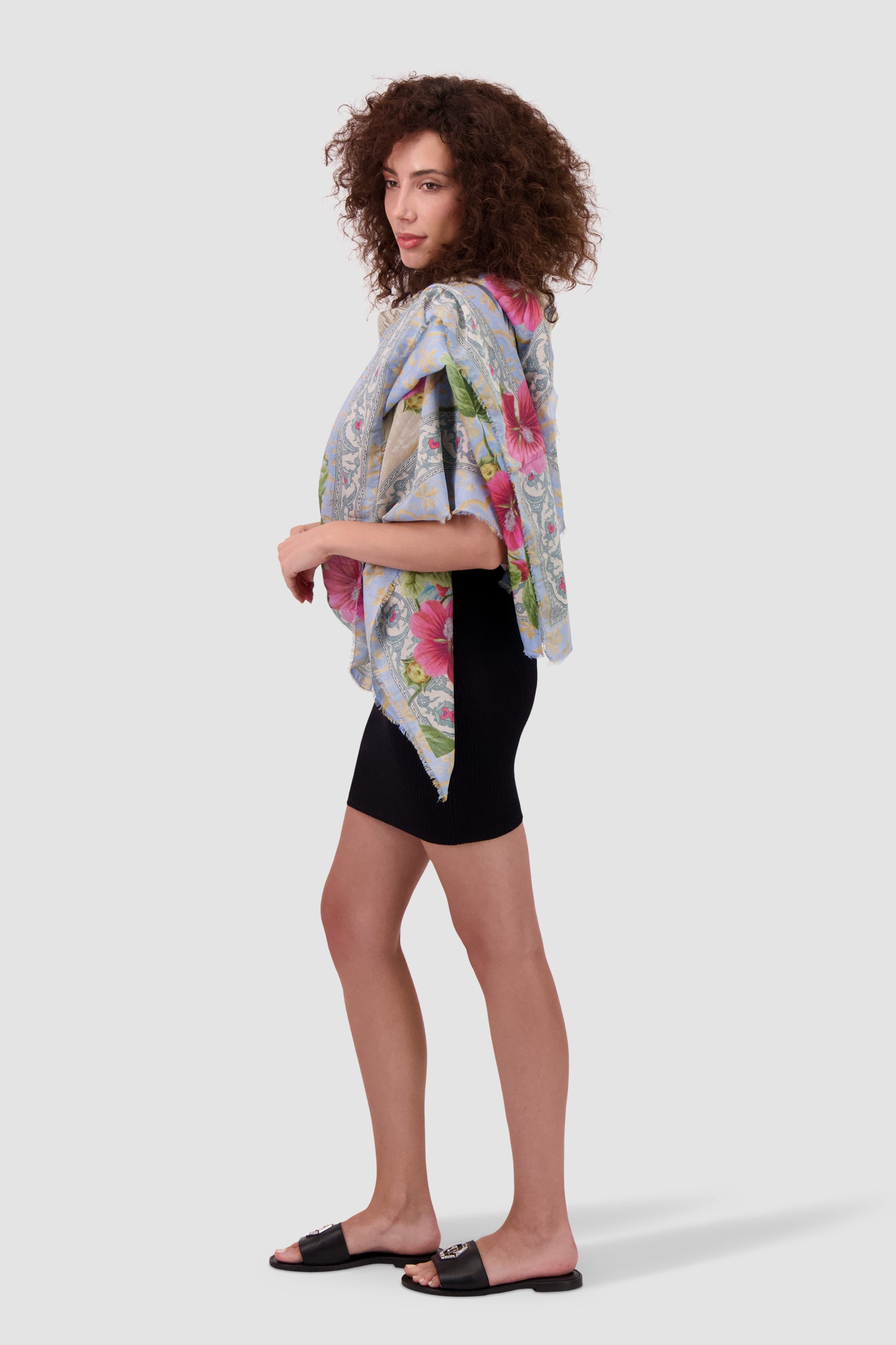 Faliero Sarti Grey Born Cashmere Scarf - Luxurious Soft Winter Wrap for Women & Men - Perfect for Cold Weather, Travel & Gift Giving