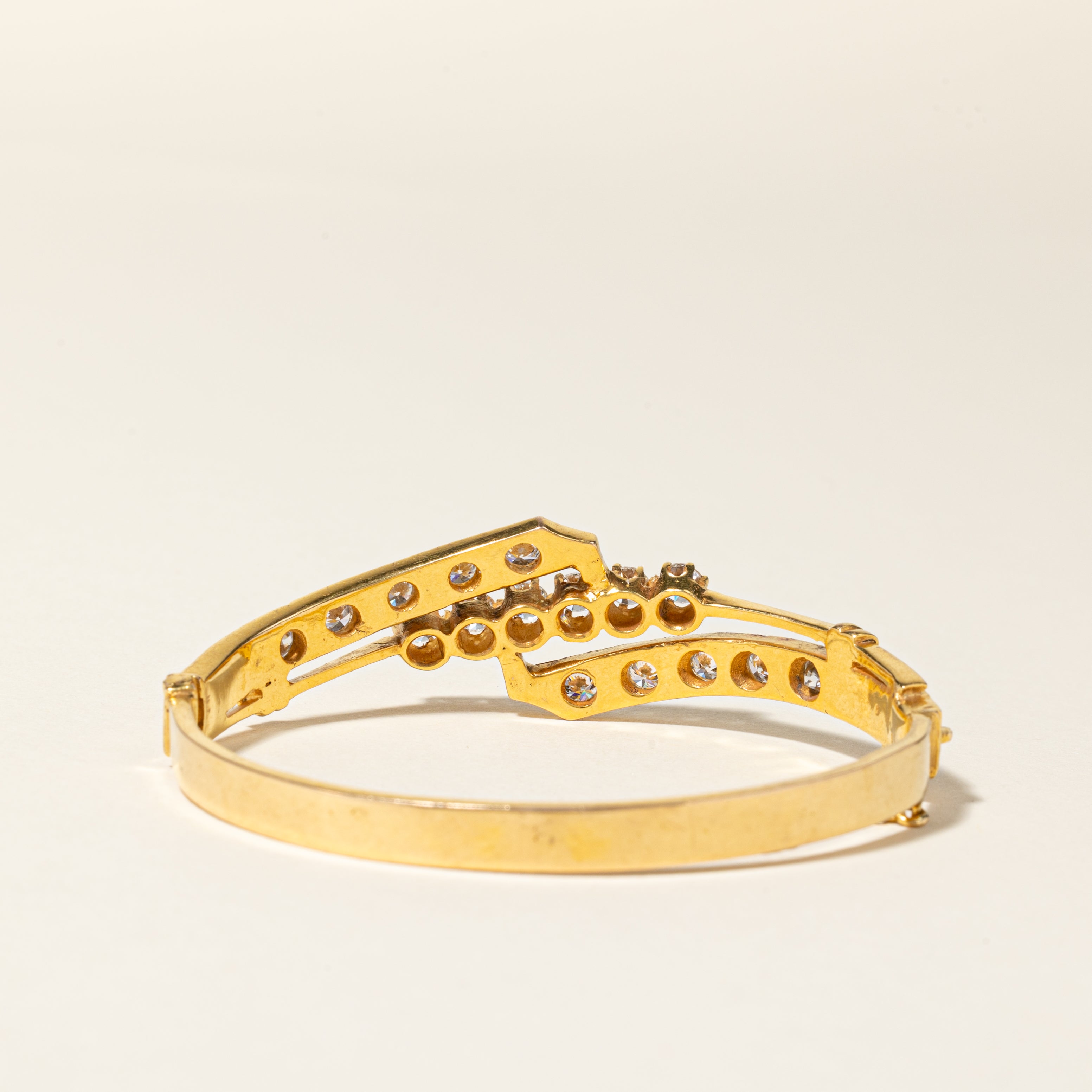 15K Yellow Gold Oval Diamond Bangle Bracelet for Women | 2.67 Carat Total Weight (CTW) | Elegant Jewelry Gift for Anniversary, Wedding & Special Occasions