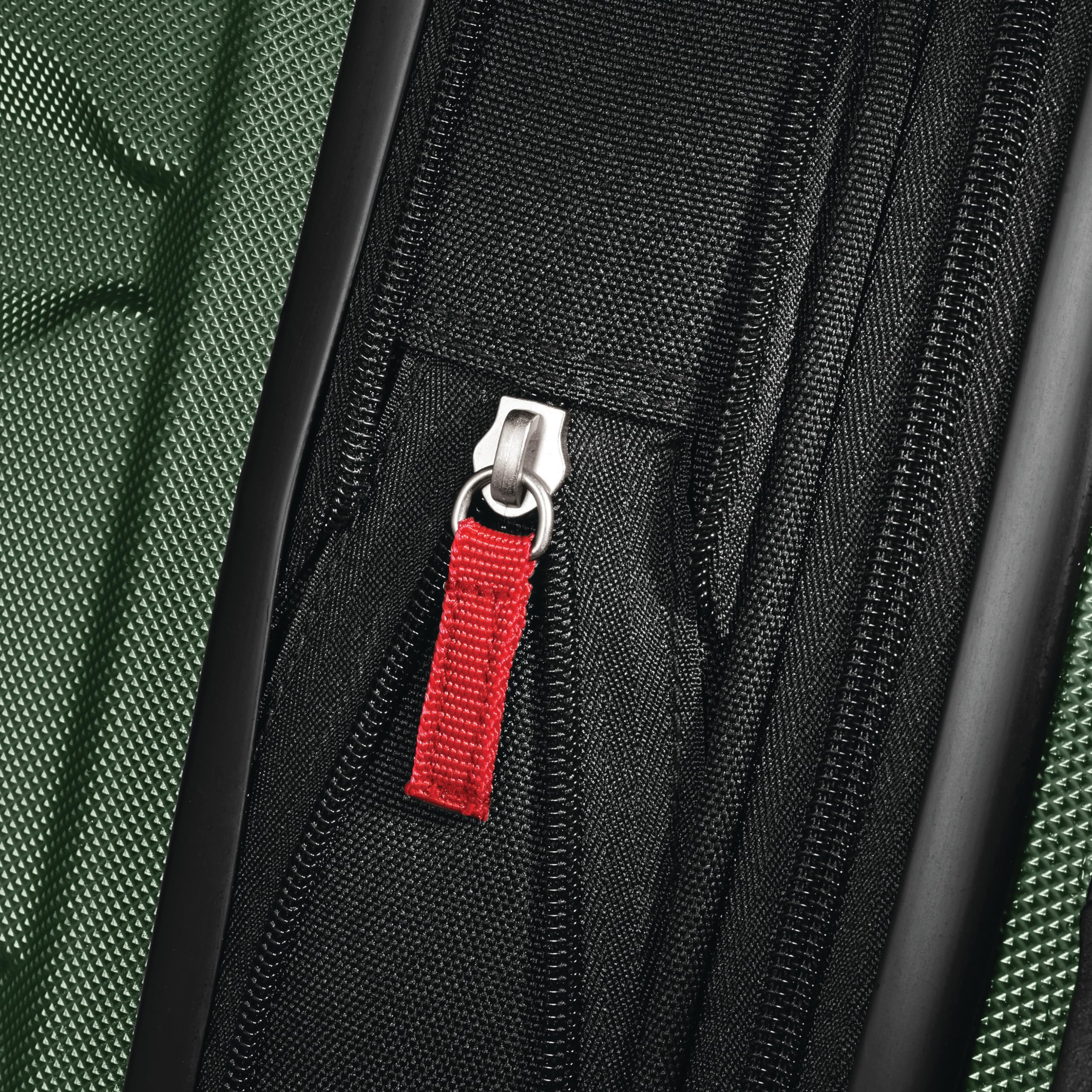 Samsonite Omni PC Hardside Expandable Luggage with 360° Spinner Wheels, 28-Inch Checked Large Suitcase in Army Green - Perfect for International Travel & Business Trips