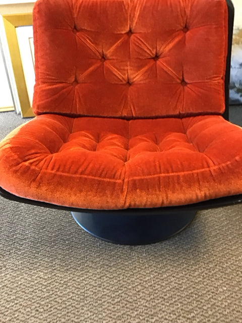 Vintage Artifort Black & Burnt Orange Swivel Chair - Mid-Century Modern Lounge Chair for Living Room, Office & Reading Nook - 360 Degree Rotating Accent Chair with Ergonomic Design