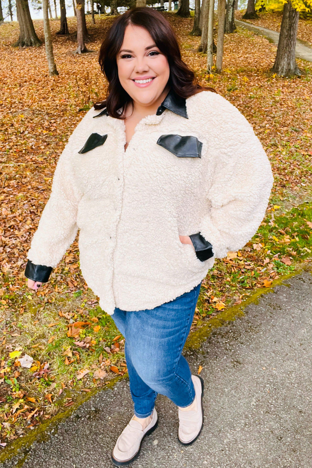 Stylish Ivory Sherpa Fleece Faux Leather Jacket for Women - Cozy Winter Outerwear Perfect for Casual Outings & Date Nights