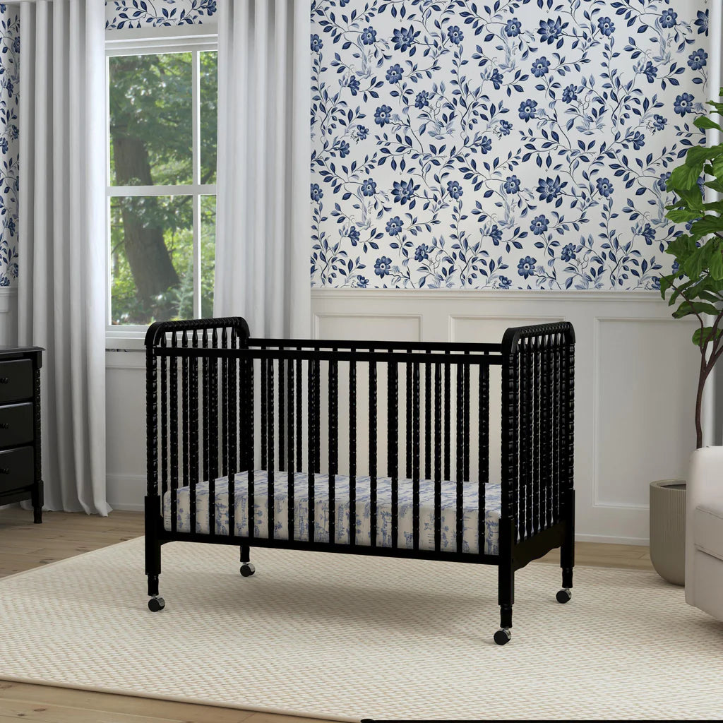 Jenny Lind 3-in-1 Convertible Baby Crib - White Wooden Crib with Toddler Bed & Daybed Conversion - Perfect for Nursery, Bedroom & Guest Room