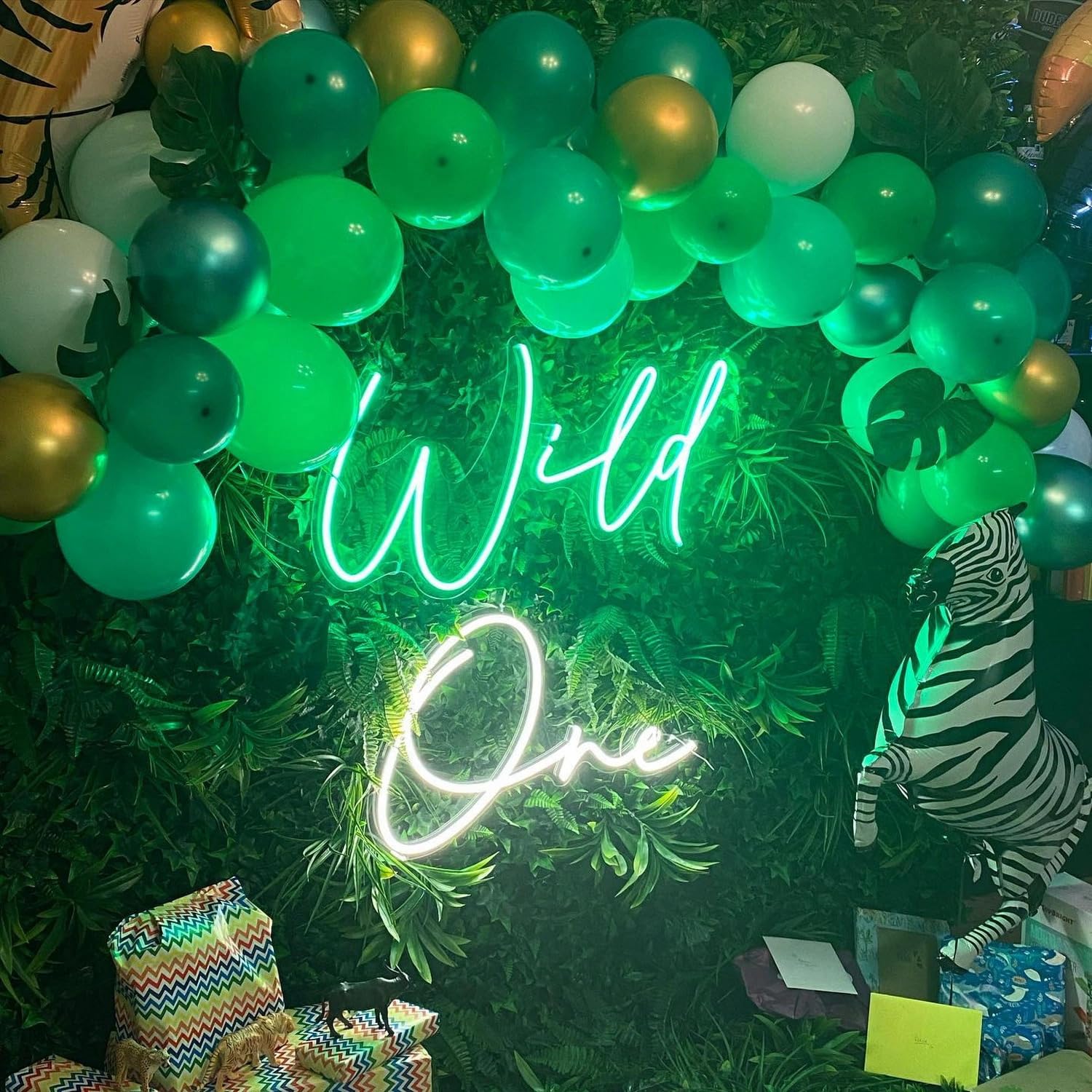 Custom Neon Signs for Room & Home Decor - Bedroom, Wedding, Party Lights