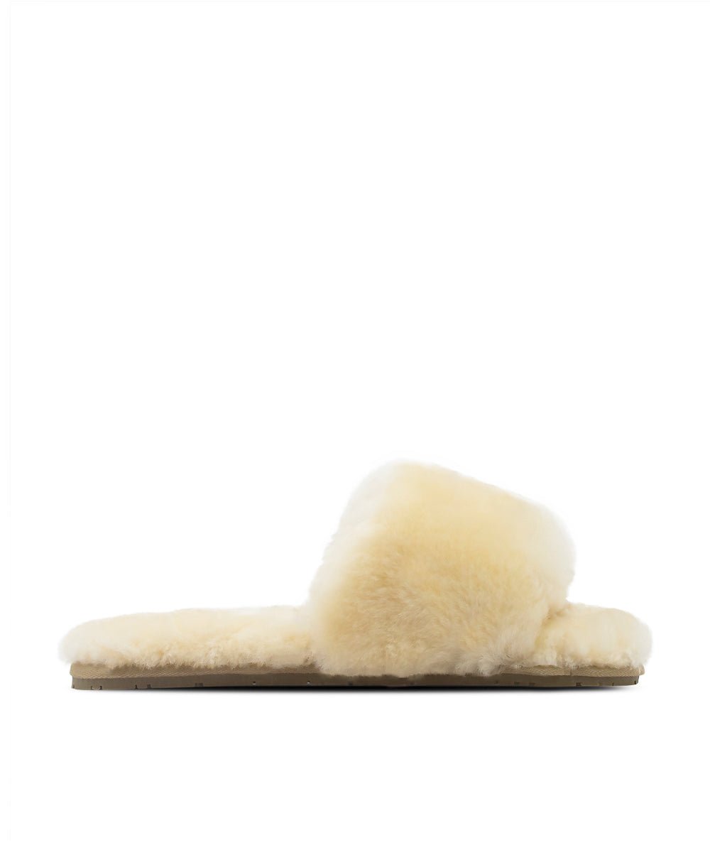 Women's UGG Fluffy Slippers - Cozy Indoor/Outdoor House Shoes for Winter Comfort - Perfect for Home, Lounge & Cold Weather Wear