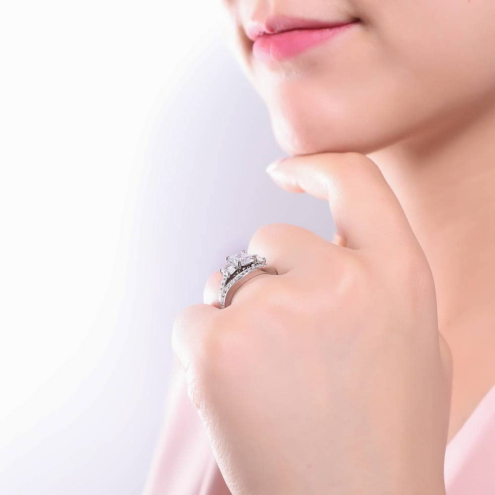 BERRICLE Sterling Silver 3-Stone Wedding & Engagement Ring Set - 2.6 Carat Cushion Cut Cubic Zirconia CZ for Women, Rhodium Plated Size 4-10 - Perfect for Proposals, Anniversaries & Special Occasions