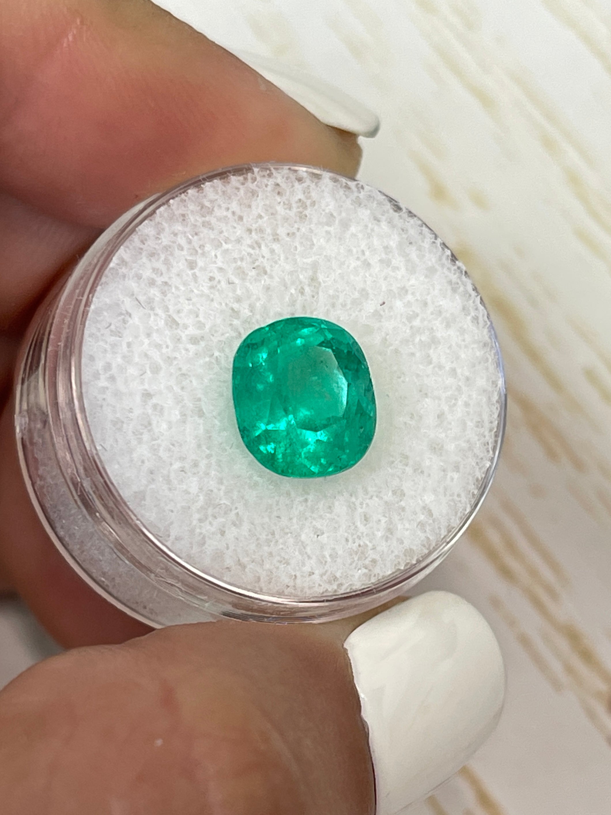 3.98 Carat 10x9mm Medium Green Natural Loose Colombian Emerald Cushion Cut Gemstone for Jewelry Making, Engagement Rings & Luxury Gifts
