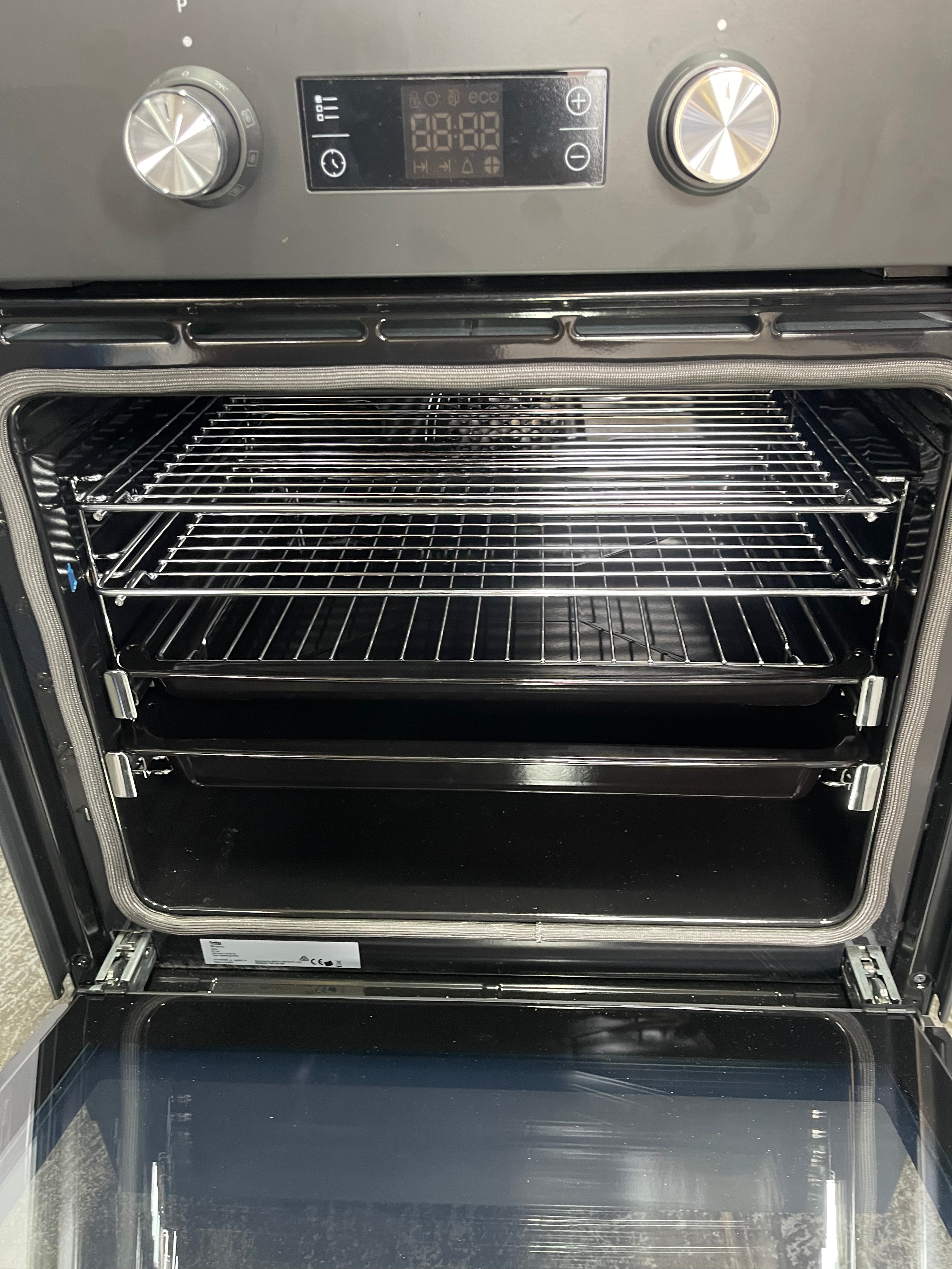 Beko 60cm Freestanding Induction Cooker with Pyrolytic Oven - BFC60IPAN [Factory Second] | Energy Efficient Electric Range for Modern Kitchens | Perfect for Baking, Roasting & Family Cooking