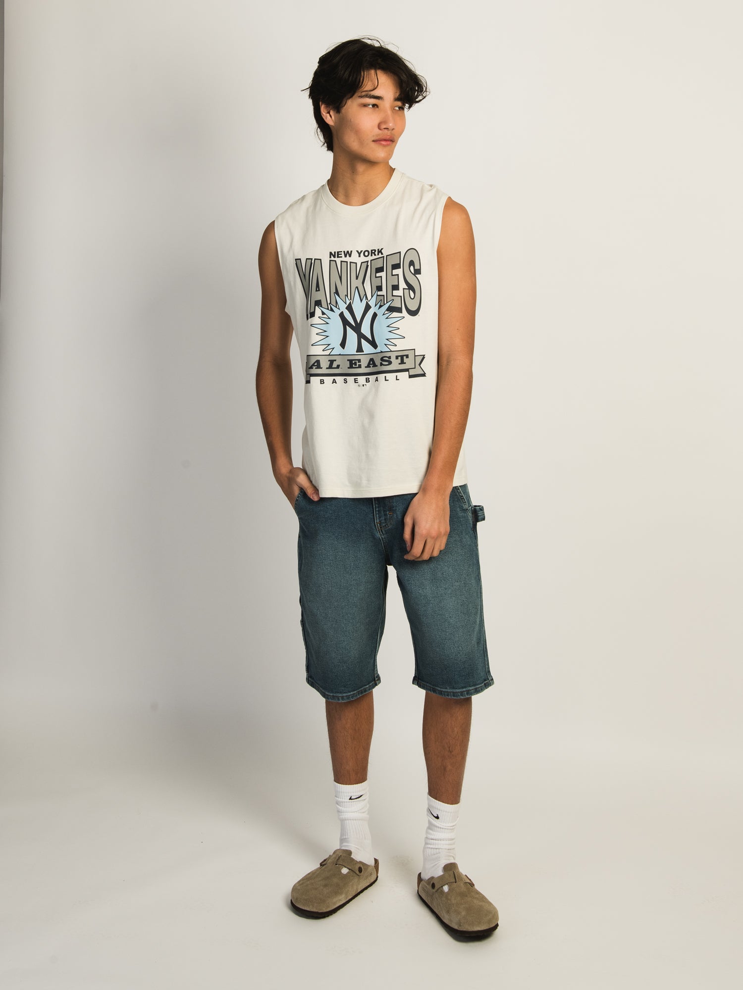 New York Yankees Muscle Tank Top for Men - Comfortable Sleeveless Workout Shirt for Gym, Running & Sports Fans