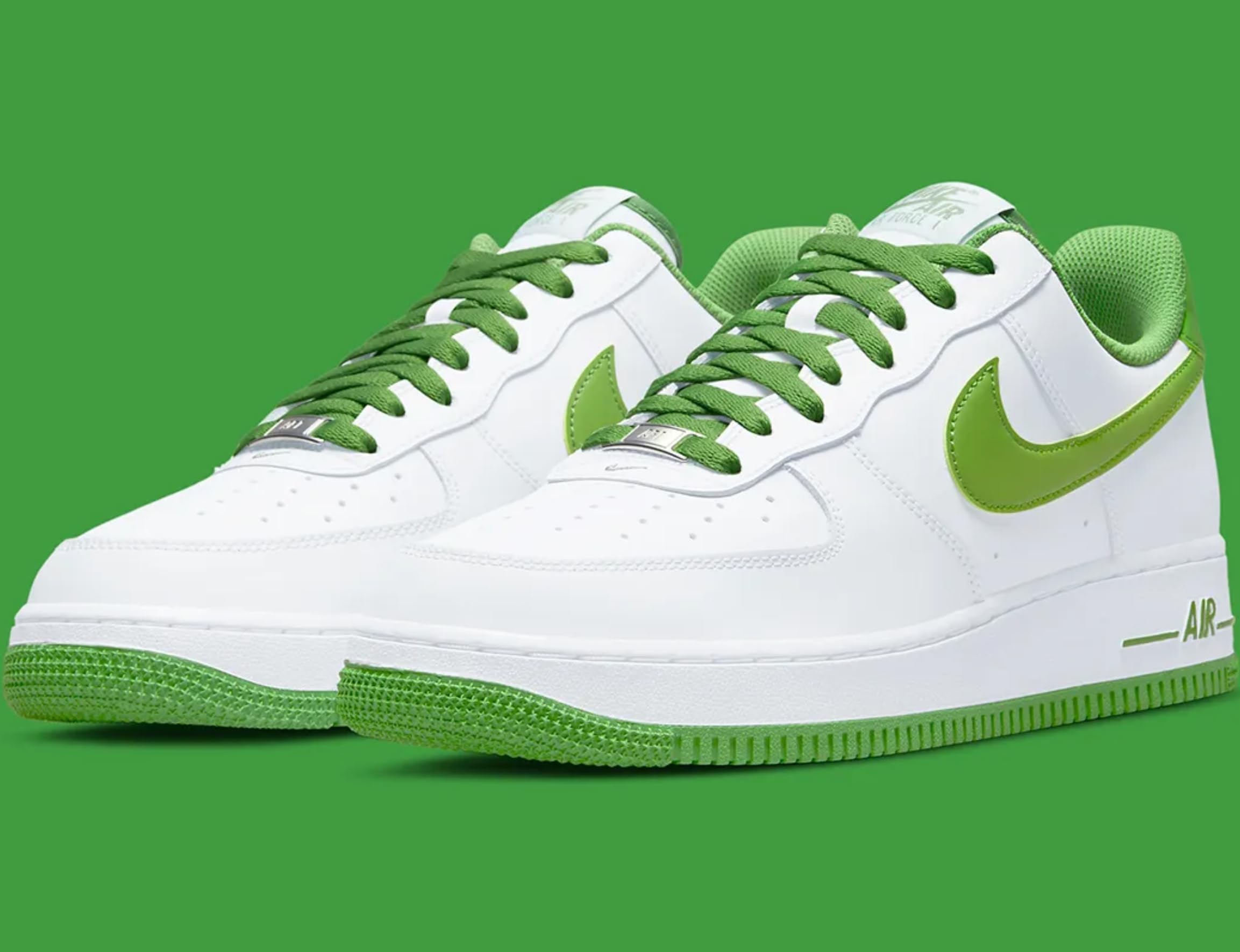 Nike Men's Retro Sneakers in White, Chlorophyll Green & Candy Apple - Size 13.5 AU | Classic Athletic Shoes for Running, Gym & Casual Wear