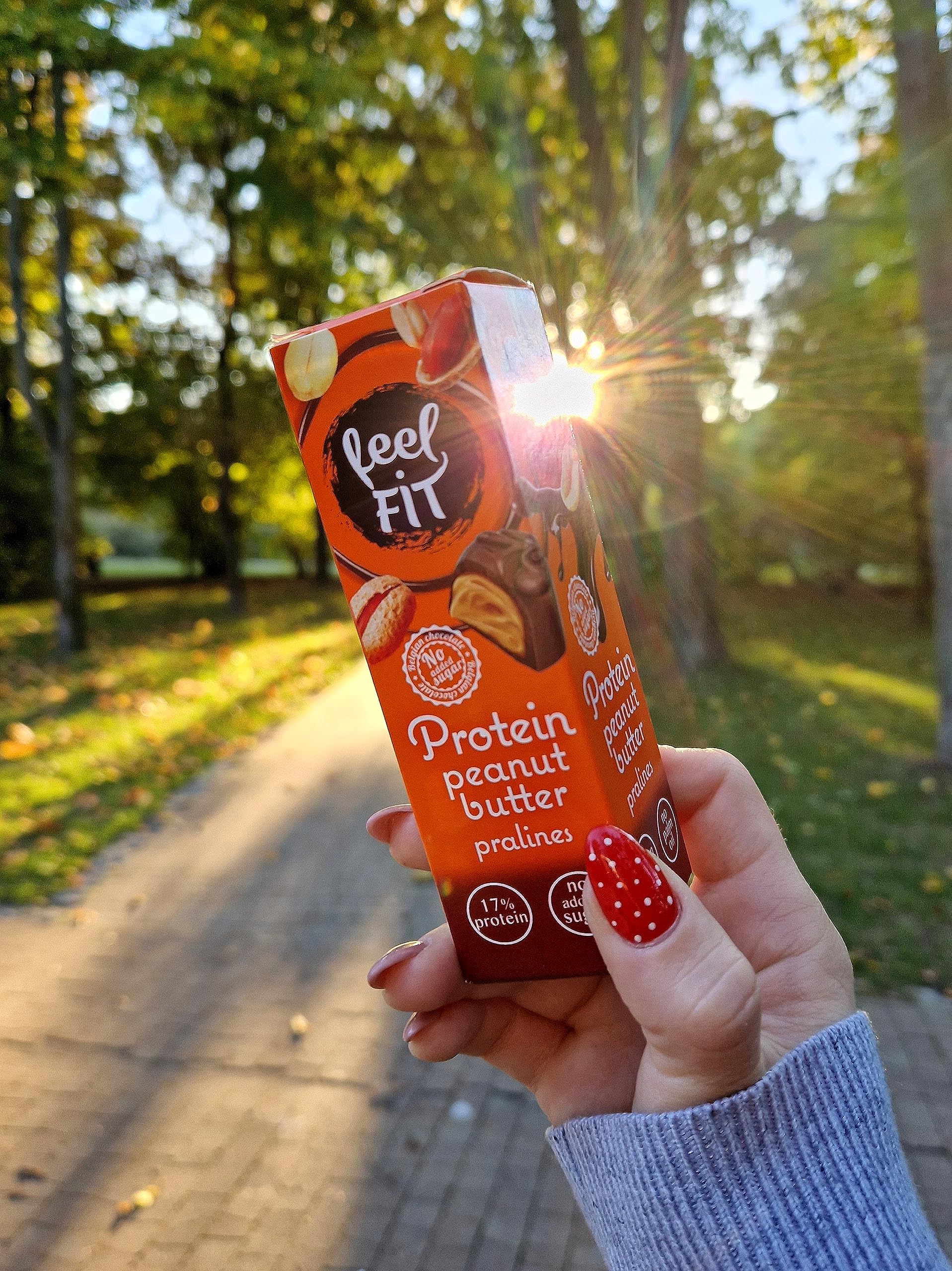 Feel FIT Protein Peanut Butter with Belgian Milk Chocolate Pralines - Sugar Free, Gluten Free, High Protein Snack (12 x 33g) | Perfect for Fitness, Keto Diet & Healthy On-the-Go Nutrition