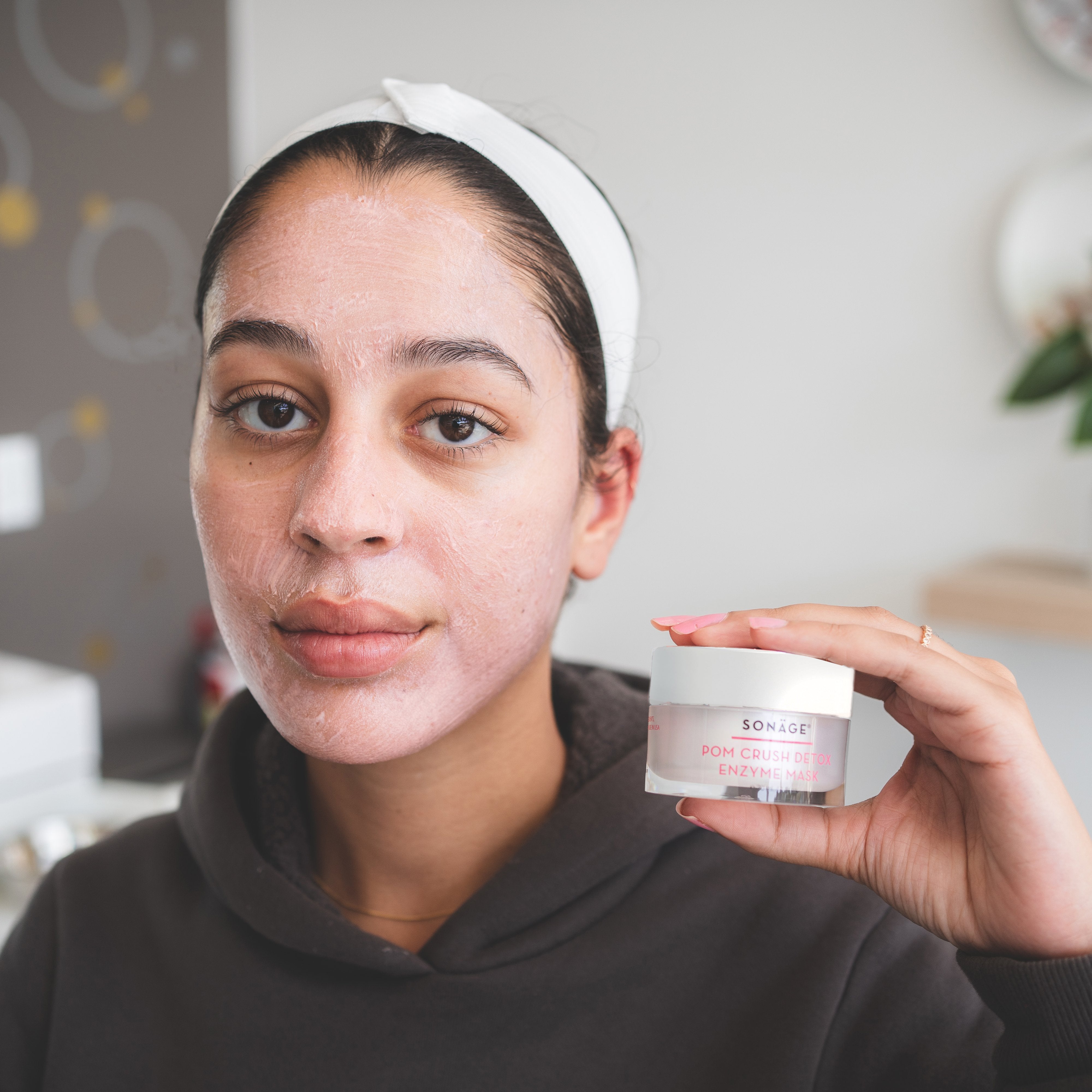 Pom Crush Detox Enzyme Mask - Brightening & Exfoliating Facial Treatment for Glowing Skin | Perfect for Acne-Prone & Dull Skin Care Routine
