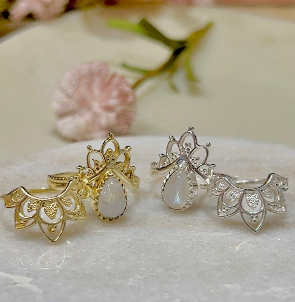 Boho Moonstone Ring Set for Women - Elegant Daisly Design, Sterling Silver Stackable Rings - Perfect for Layering, Gift Giving & Boho Fashion