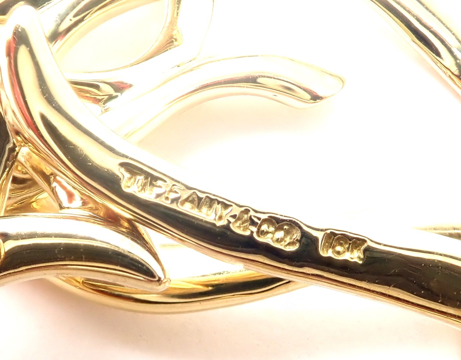 Authentic Tiffany & Co 18k Yellow Gold Open Heart Leaf Link Necklace - Vintage Luxury Jewelry for Women, Perfect for Anniversaries, Weddings & Special Occasions