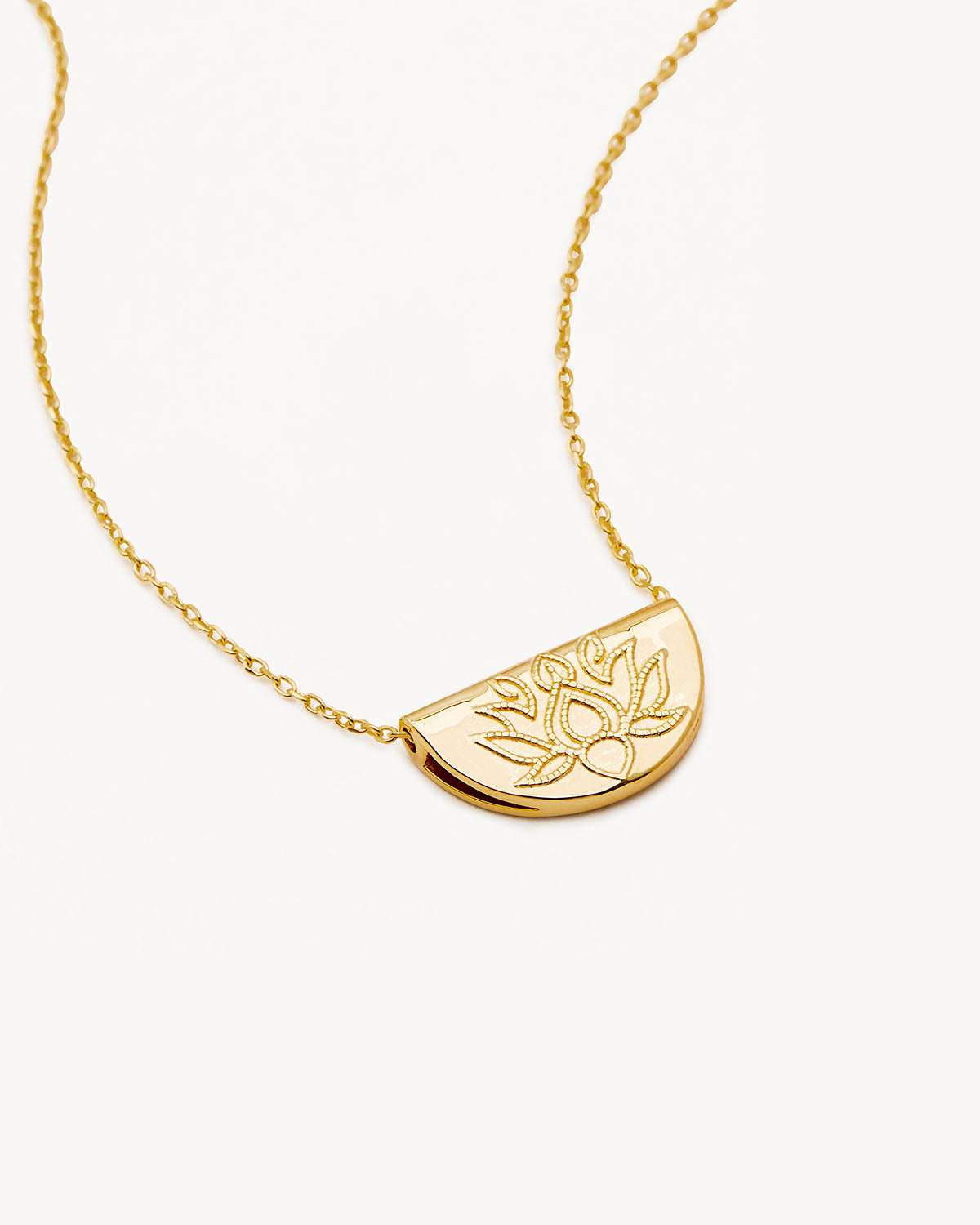 18K Gold Vermeil Lotus Short Necklace for Women - Elegant Dainty Floral Pendant Jewelry - Perfect for Weddings, Parties & Everyday Wear