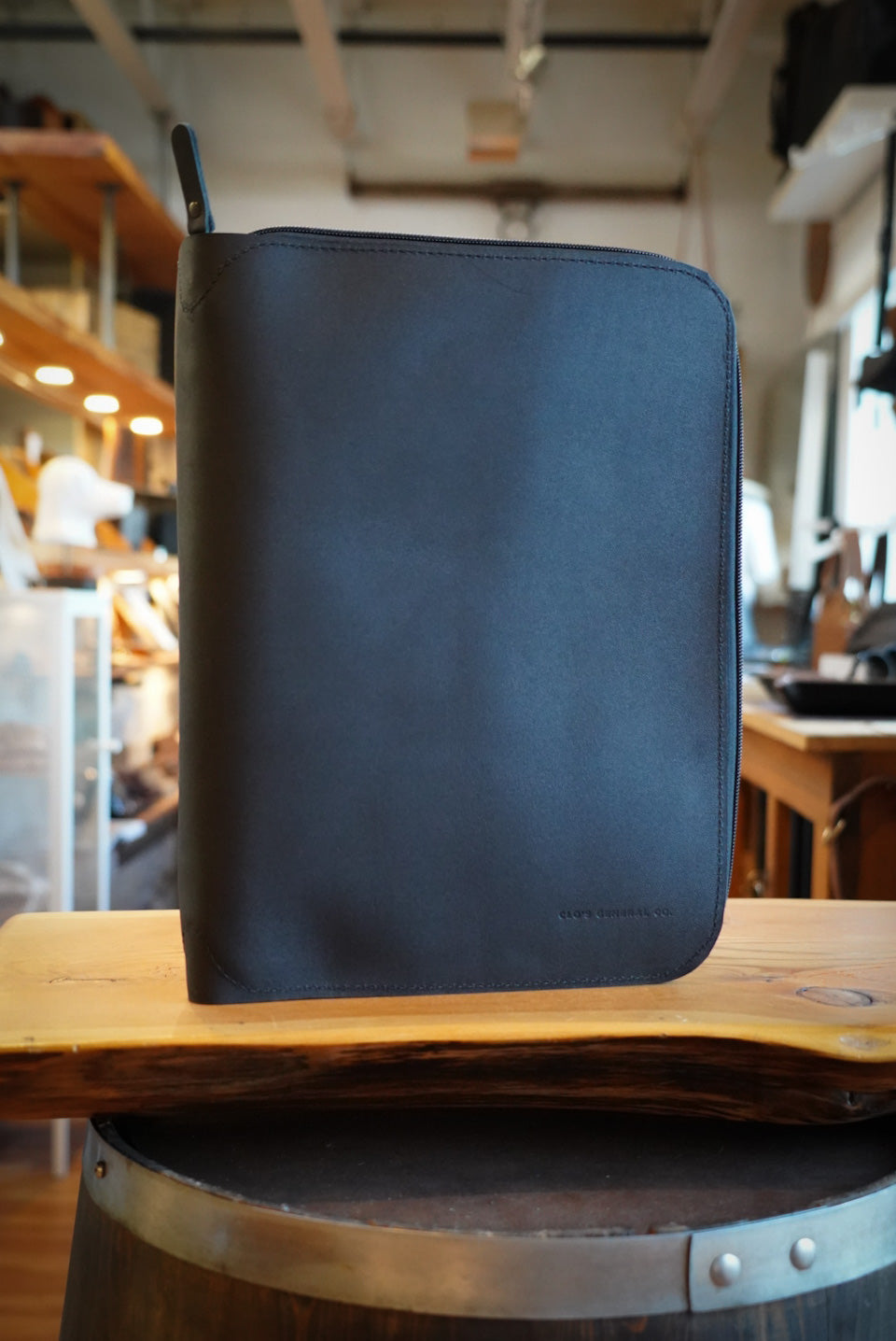 Professional Leather Padfolio with Notepad Holder - Flat Black & Dark Amber Harness Leather - Perfect for Business Meetings, Office Work, and Executive Gifts