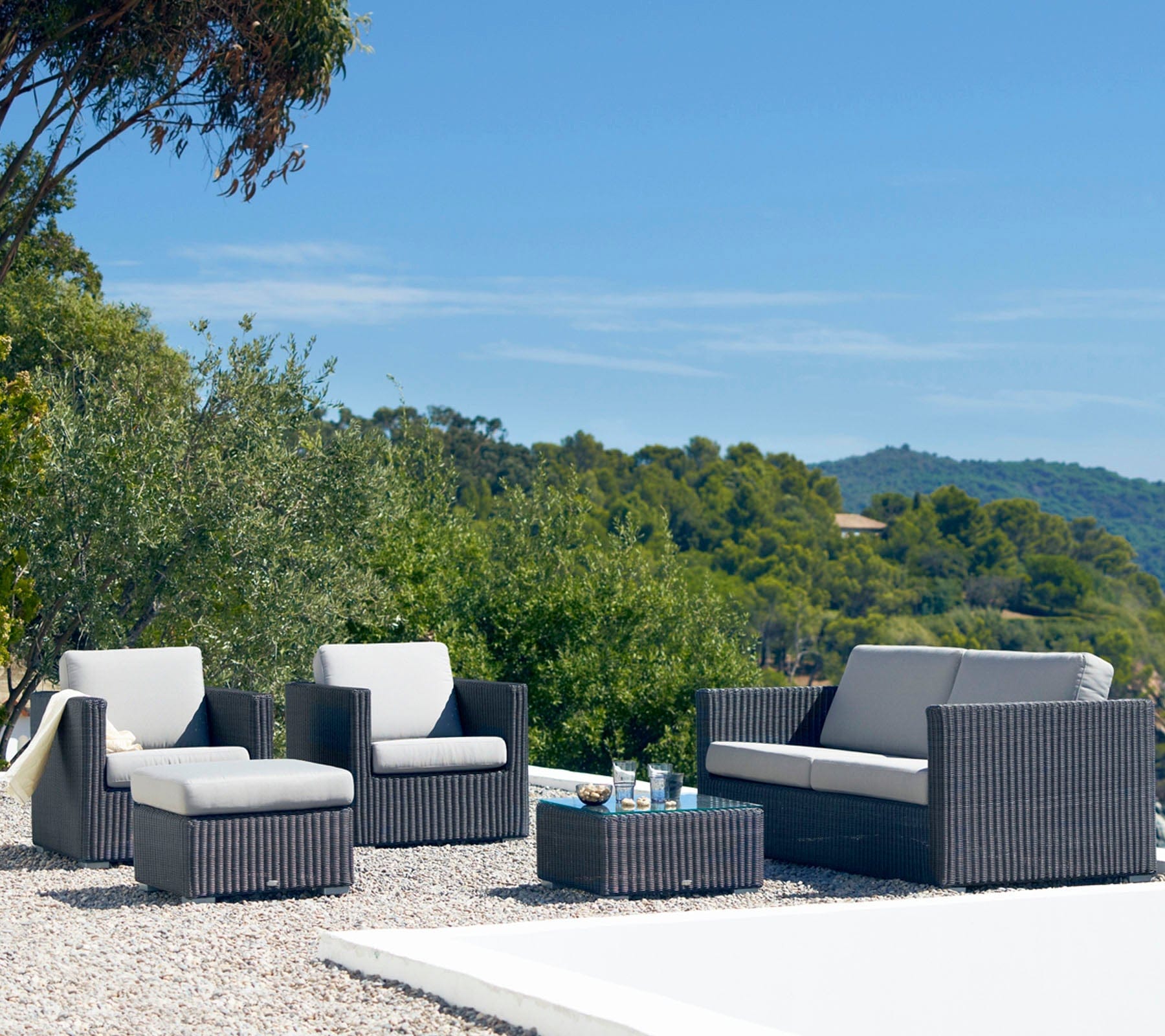 Chester 3-Seater Coastal Outdoor Sofa - Waterproof Wicker Patio Furniture Set for Poolside, Garden & Backyard Relaxation