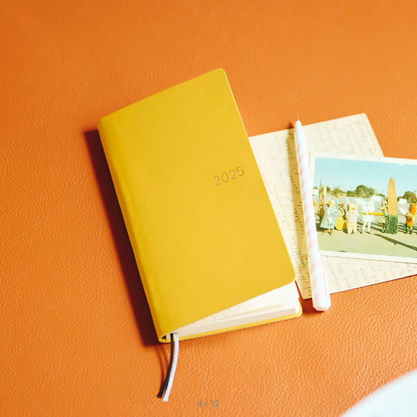 Hobonichi Techo 2025 Planner - Mustard Weeks Softcover Book, Weekly Horizontal Layout, January Start, Monday Start (English Edition) | Perfect for Journaling, Work Planning & Daily Organization
