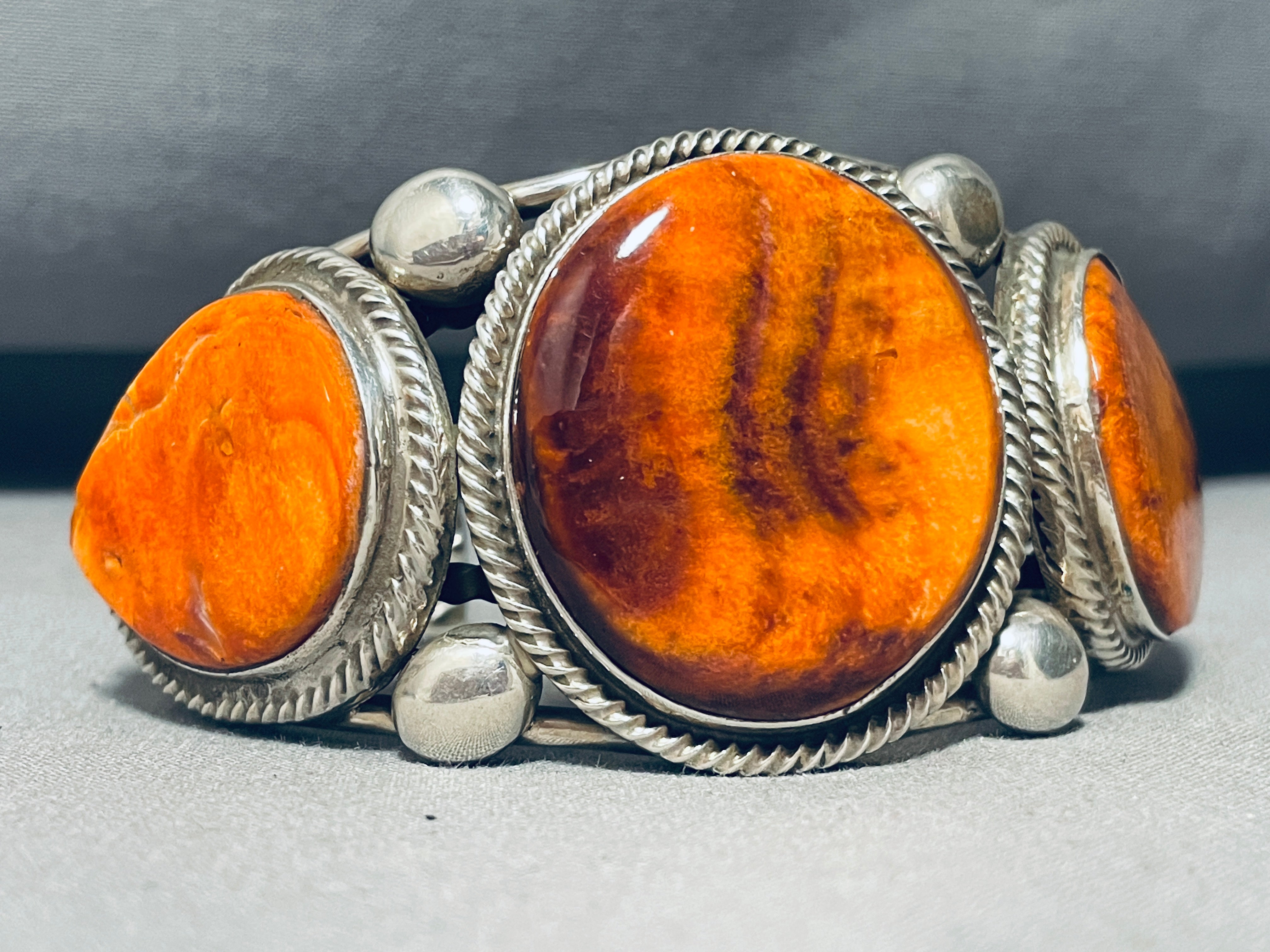 Authentic Navajo Sterling Silver Bracelet with Spiny Oyster Shell - 119g Heavyweight Handmade Native American Jewelry for Women - Perfect for Boho Fashion, Cultural Events & Gift Giving